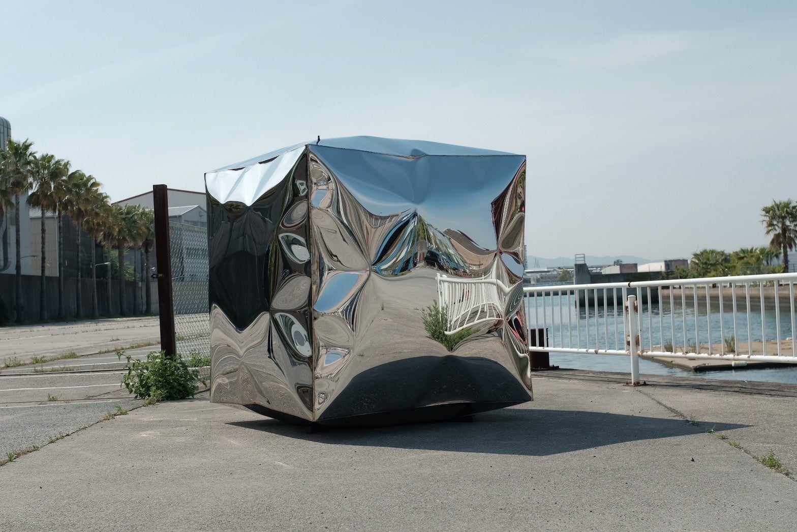 上田要《北加賀屋の空気》、撮影：坂口冬馬