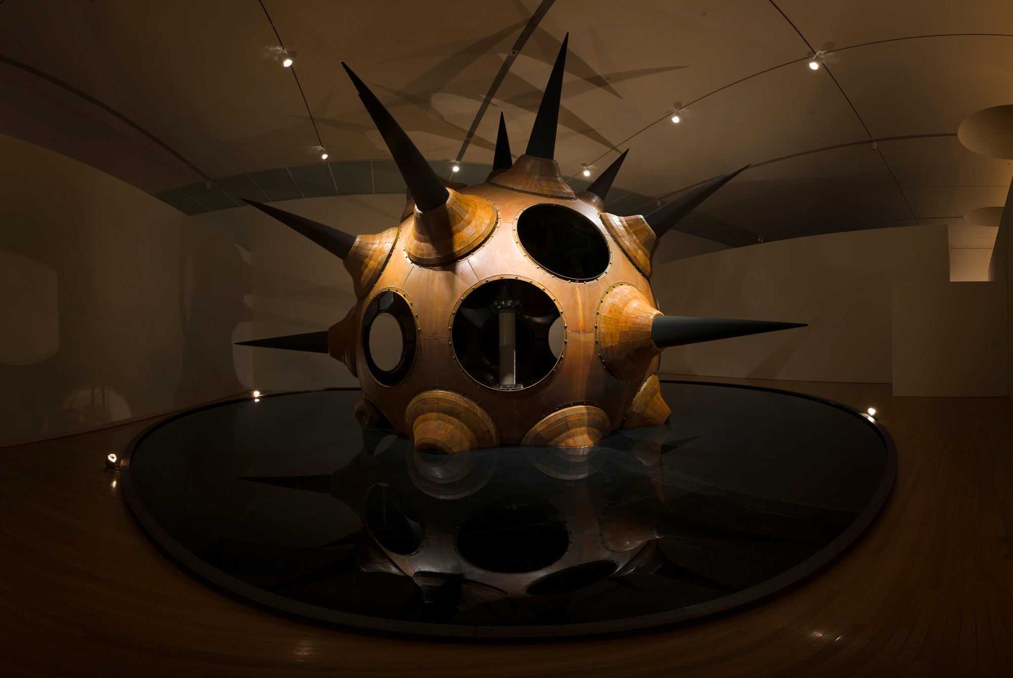 「ヤノベケンジーウルトラ展」（2009）豊田市美術館にて／撮影：シュバーヴ・トム