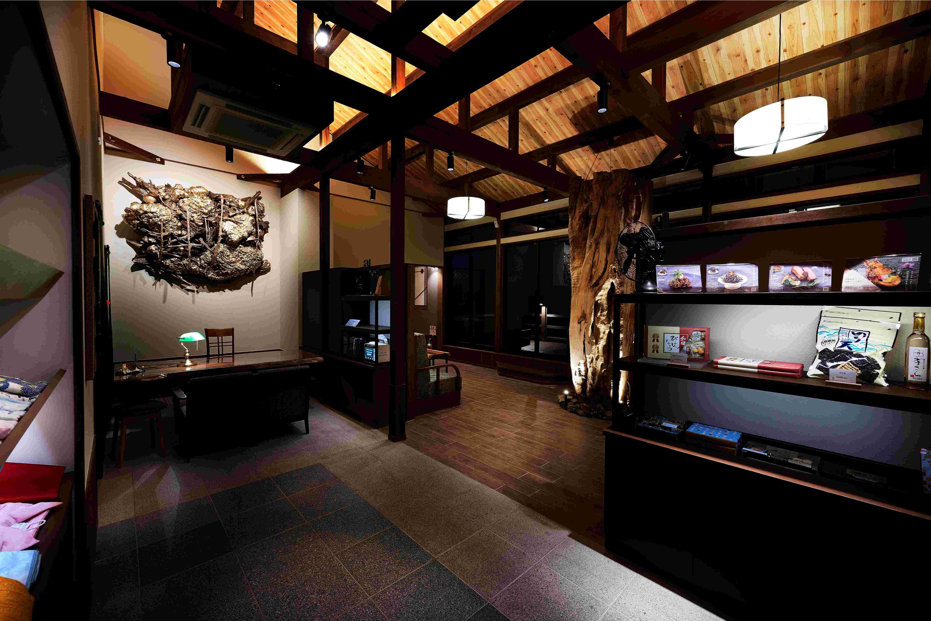 センターハウス ロビー