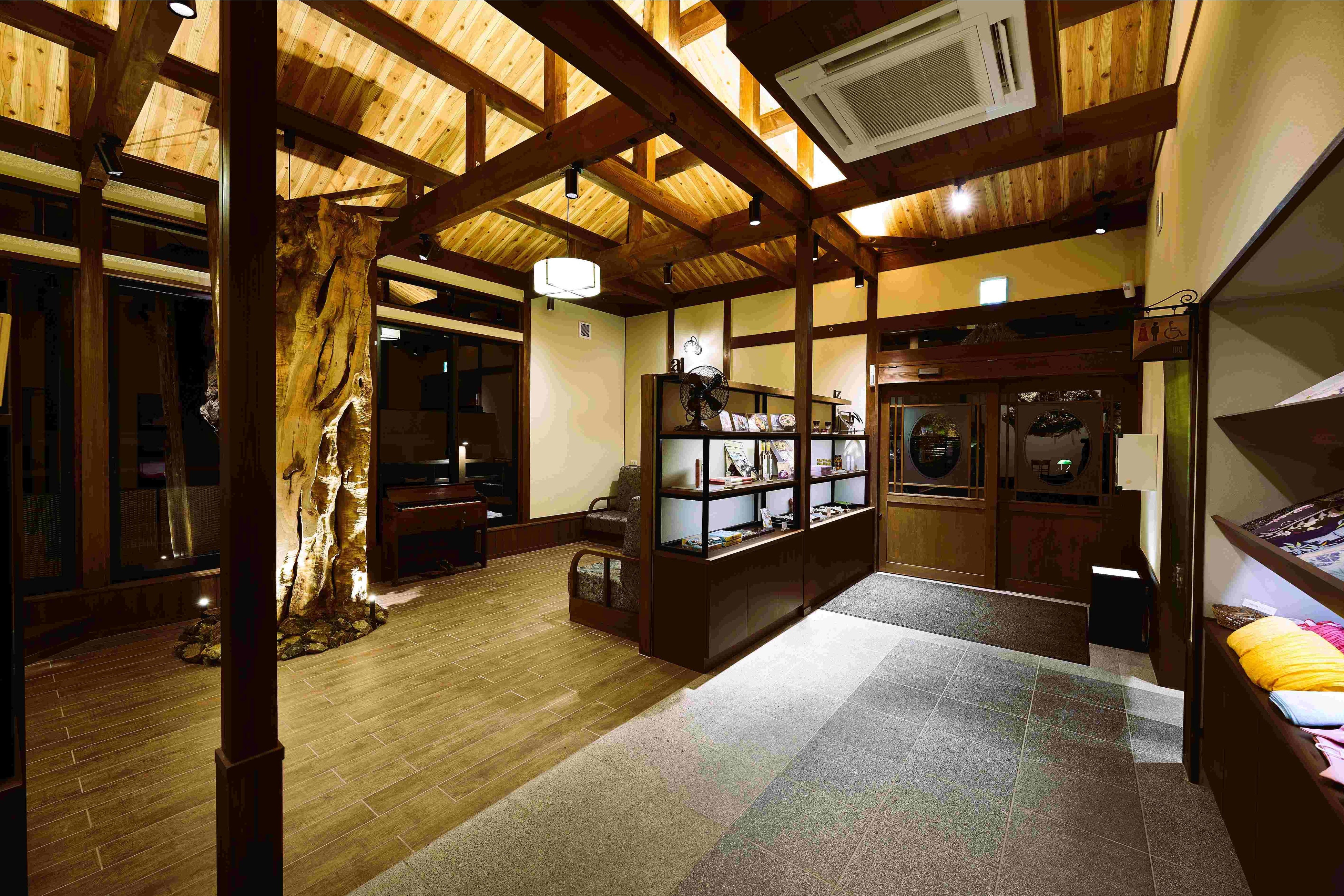 センターハウス　ロビー