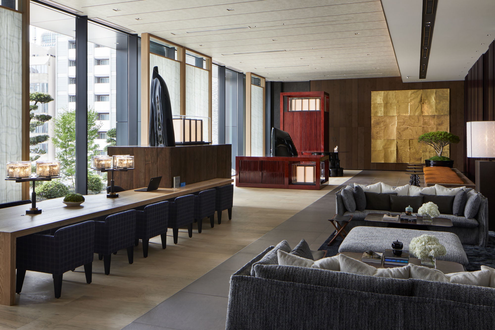 金沢らしさを新たな感性で表現したロビー