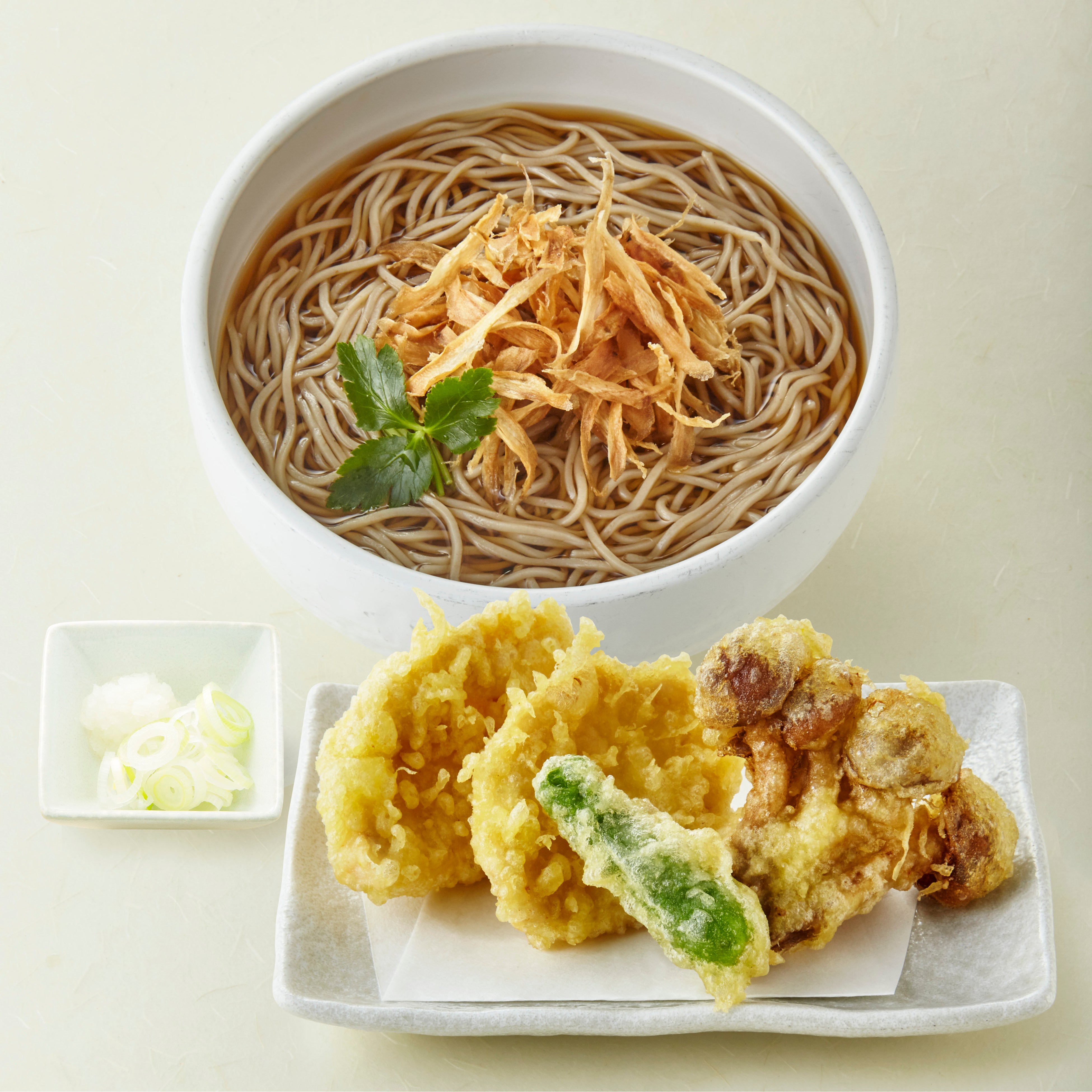 菜彩鶏と大粒なめこの天ぷらそば