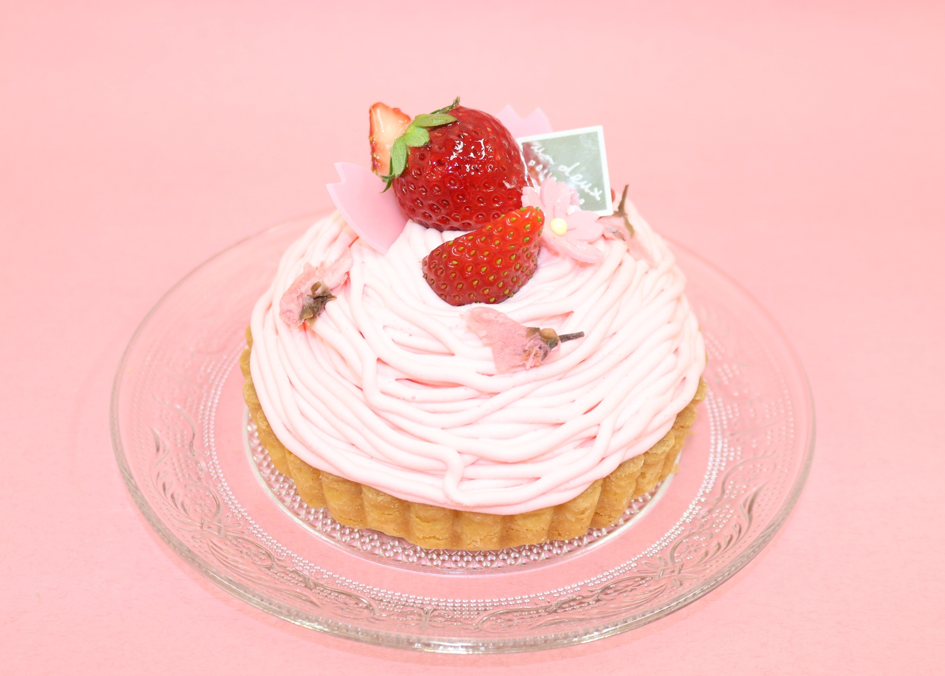 「春のさくらタルト」パティスリー アンドゥ（日暮里）、テイクアウト1台・2,000円