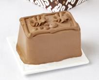 年間売上一位　チョコレートケーキＳ １，２４２円（税込）