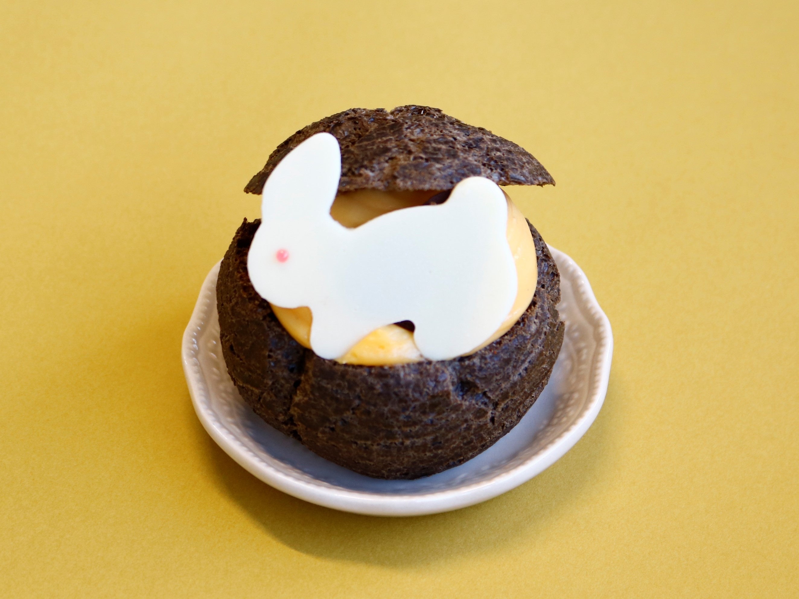 お月見シュー パティスリーアンドゥ（日暮里） 1個　600円