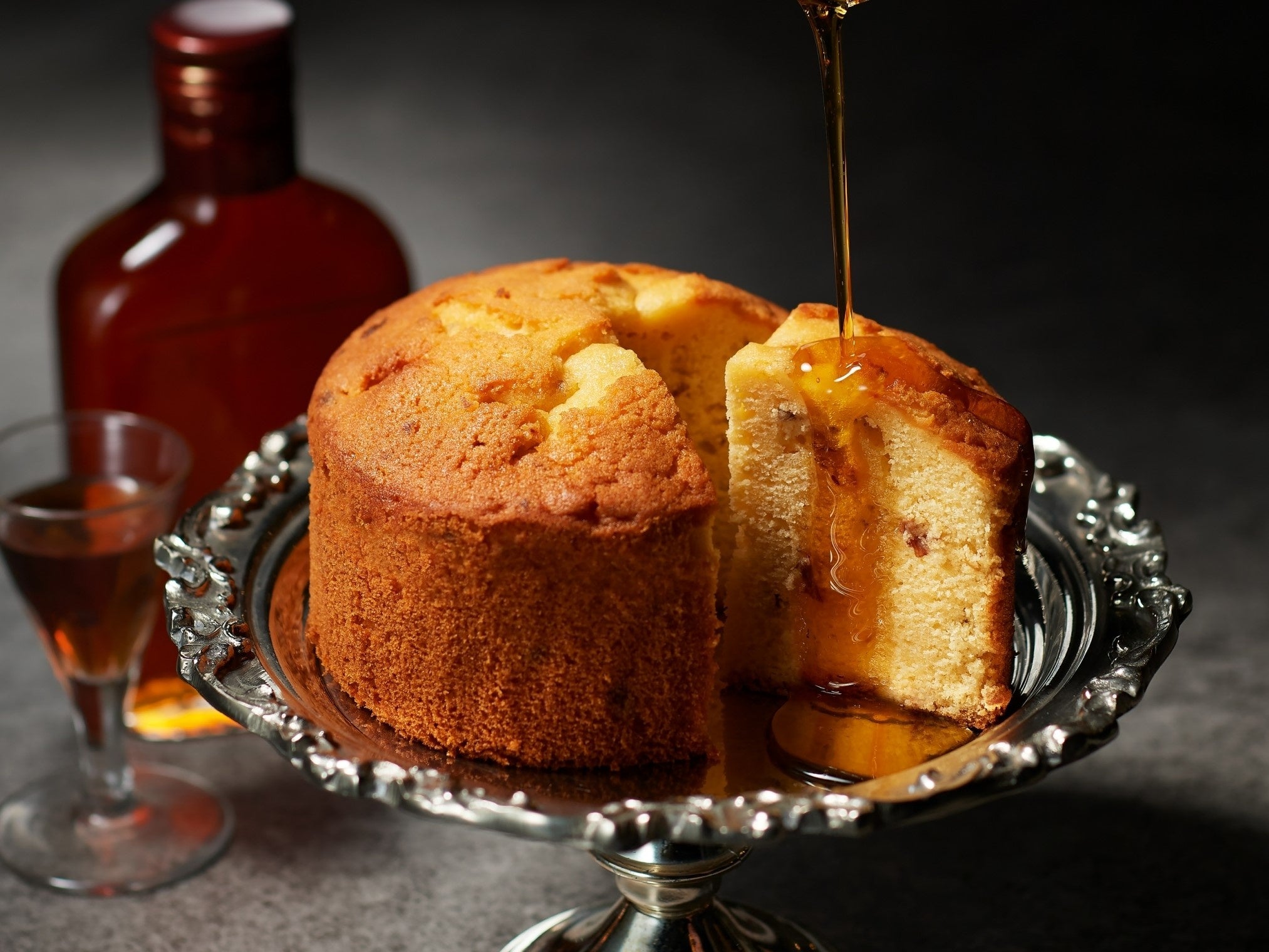 メープルラムケーキ   1ホール　1,730円／ミスターメープル by ザ・メープルマニア（グランスタ東京／B1改札内 丸の内坂エリア）