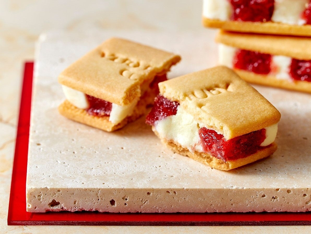 いちごミルクサンド  5個入 1,188円／ベリールビーカット（エキュート品川）