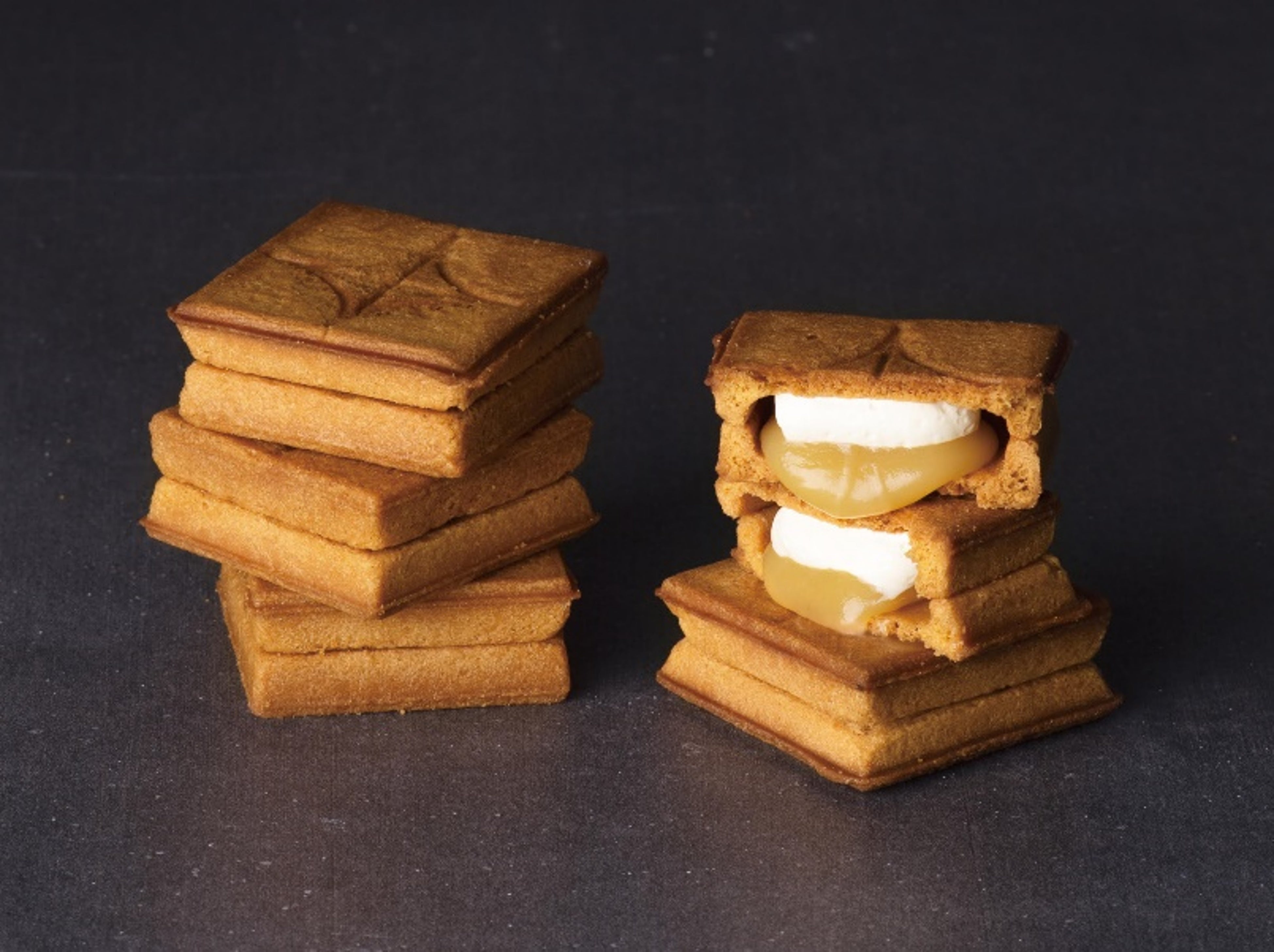 バターサンド5個入  1箱 1,107円／プレスバターサンド（エキュート大宮）