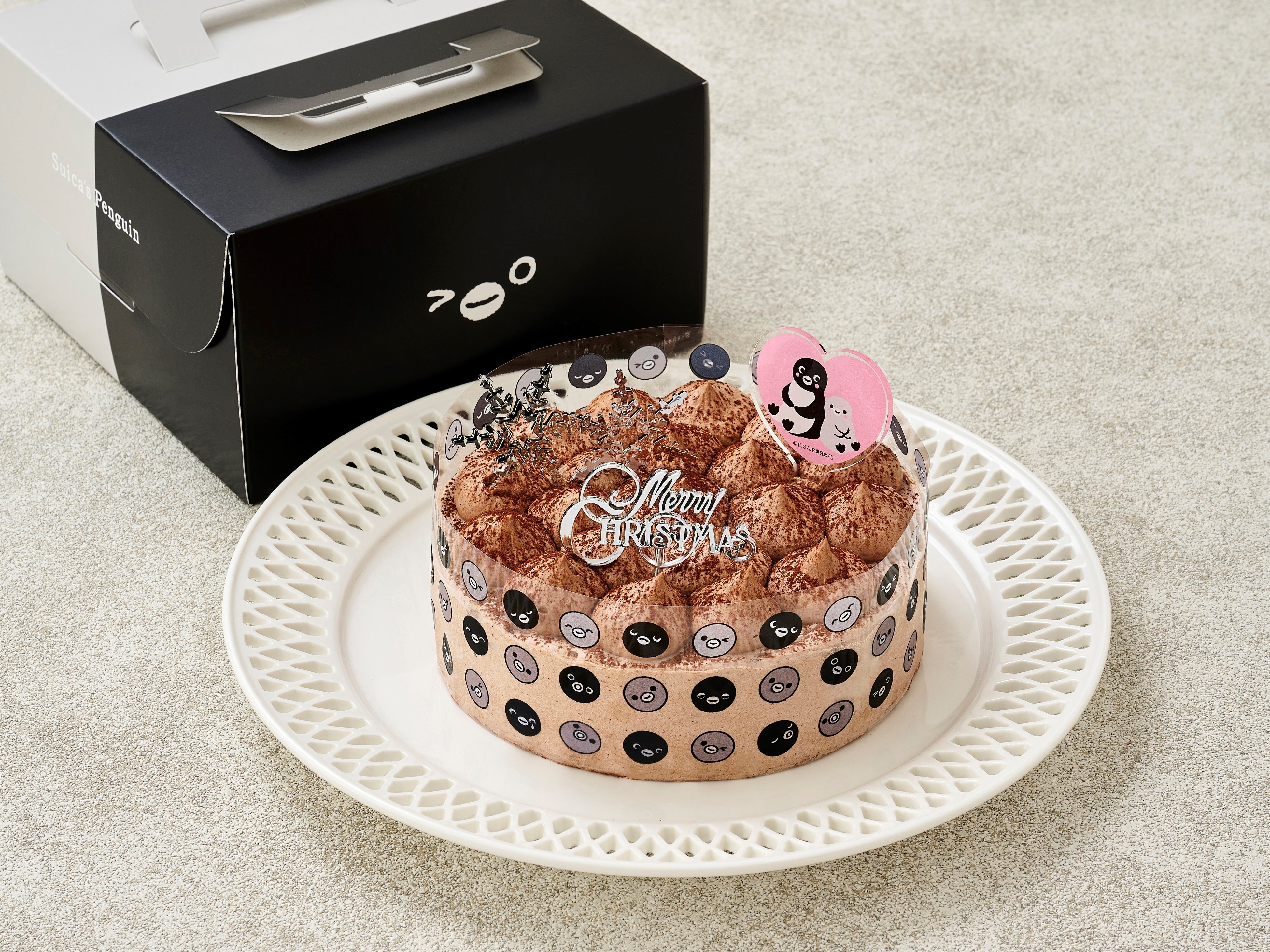 Suicaのペンギン 魚沼コシヒカリの米粉100％　米粉と豆乳チョコクリームのケーキ（4,500円）  十日町すこやかファクトリー（グランスタ東京）