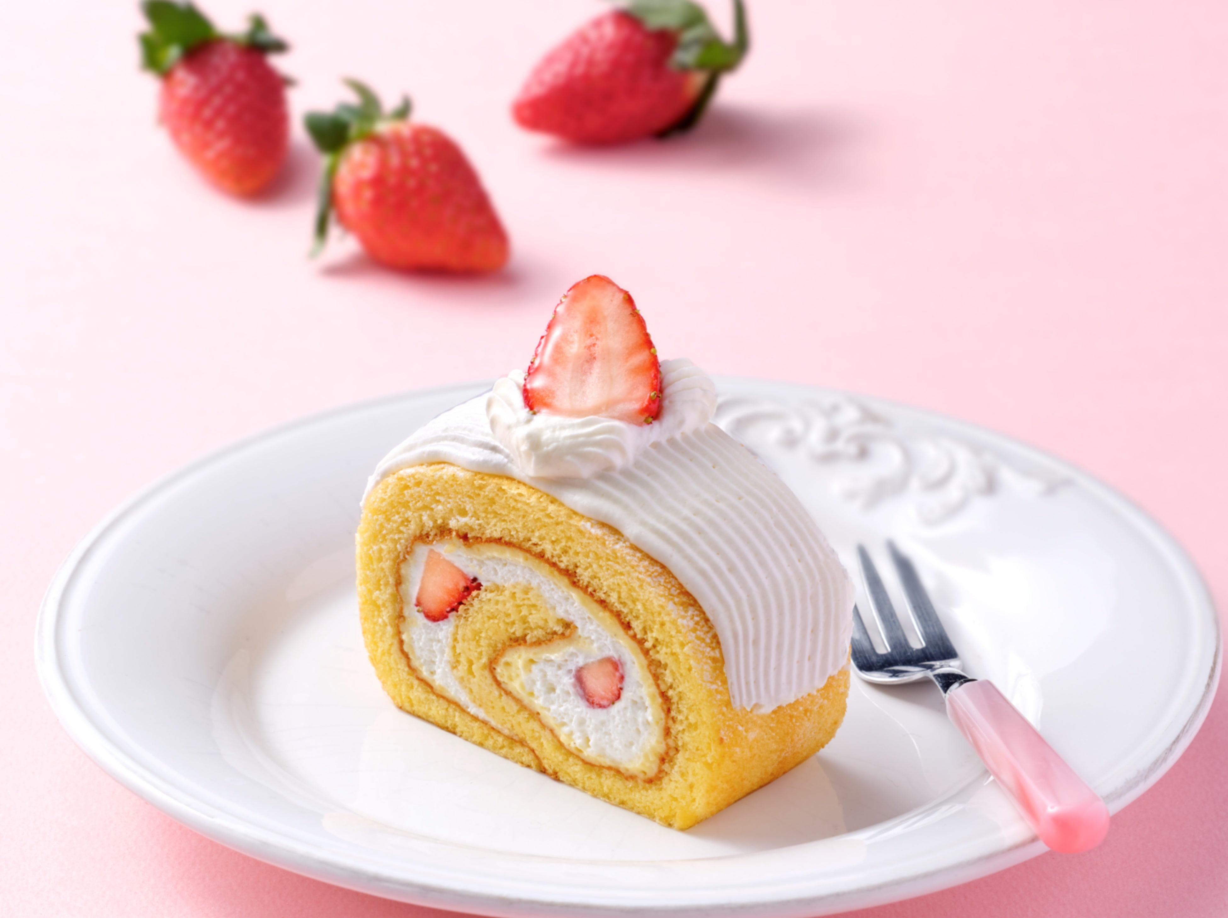 ゆうやけベリーの米粉ロール&nbsp; 1個 760円／和楽紅屋（品川）