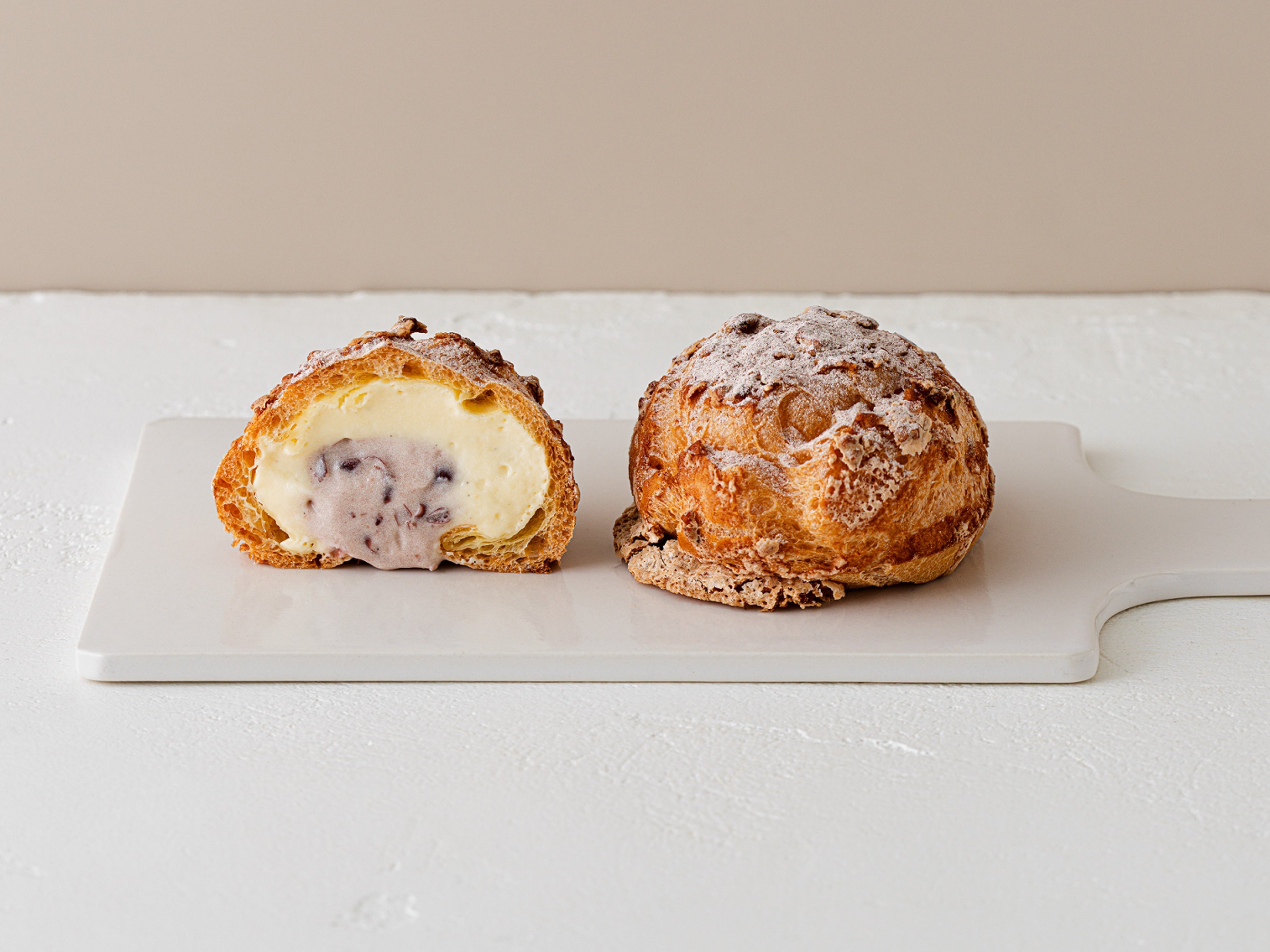 クロッカンシュー小豆  1個　400円／和楽紅屋（エキュート東京／1F改札内）