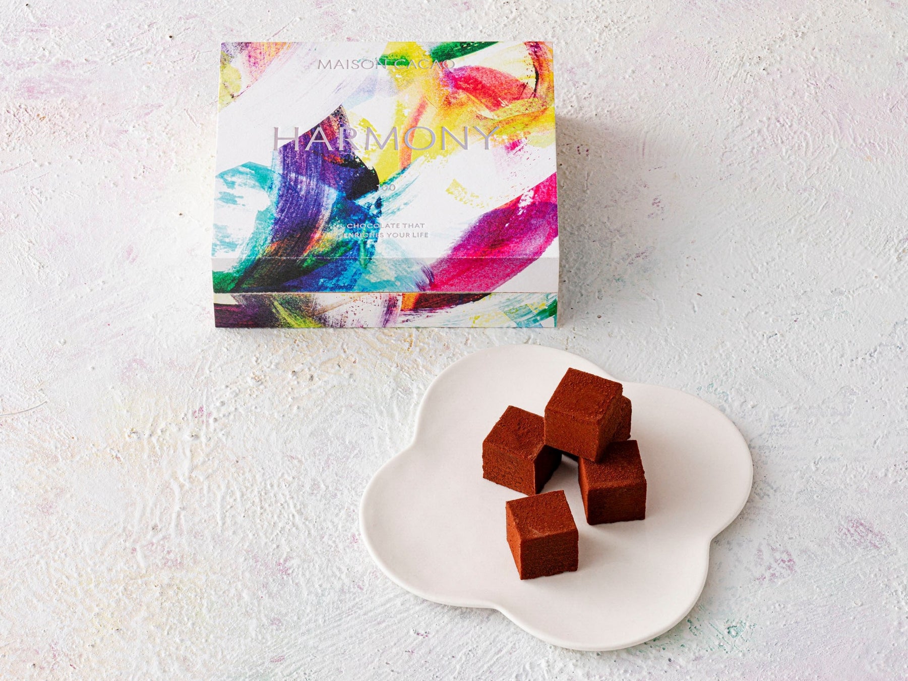 アロマ生チョコレート HARMONY  1箱(16粒入) 3,240円/MAISON CACAO(グランスタ東京)