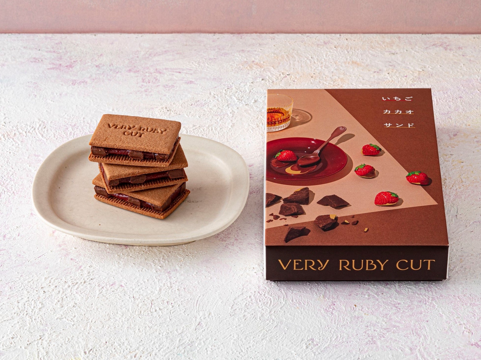 いちごカカオサンド&nbsp; 4個入 1,080円／ベリールビーカット（エキュート品川）