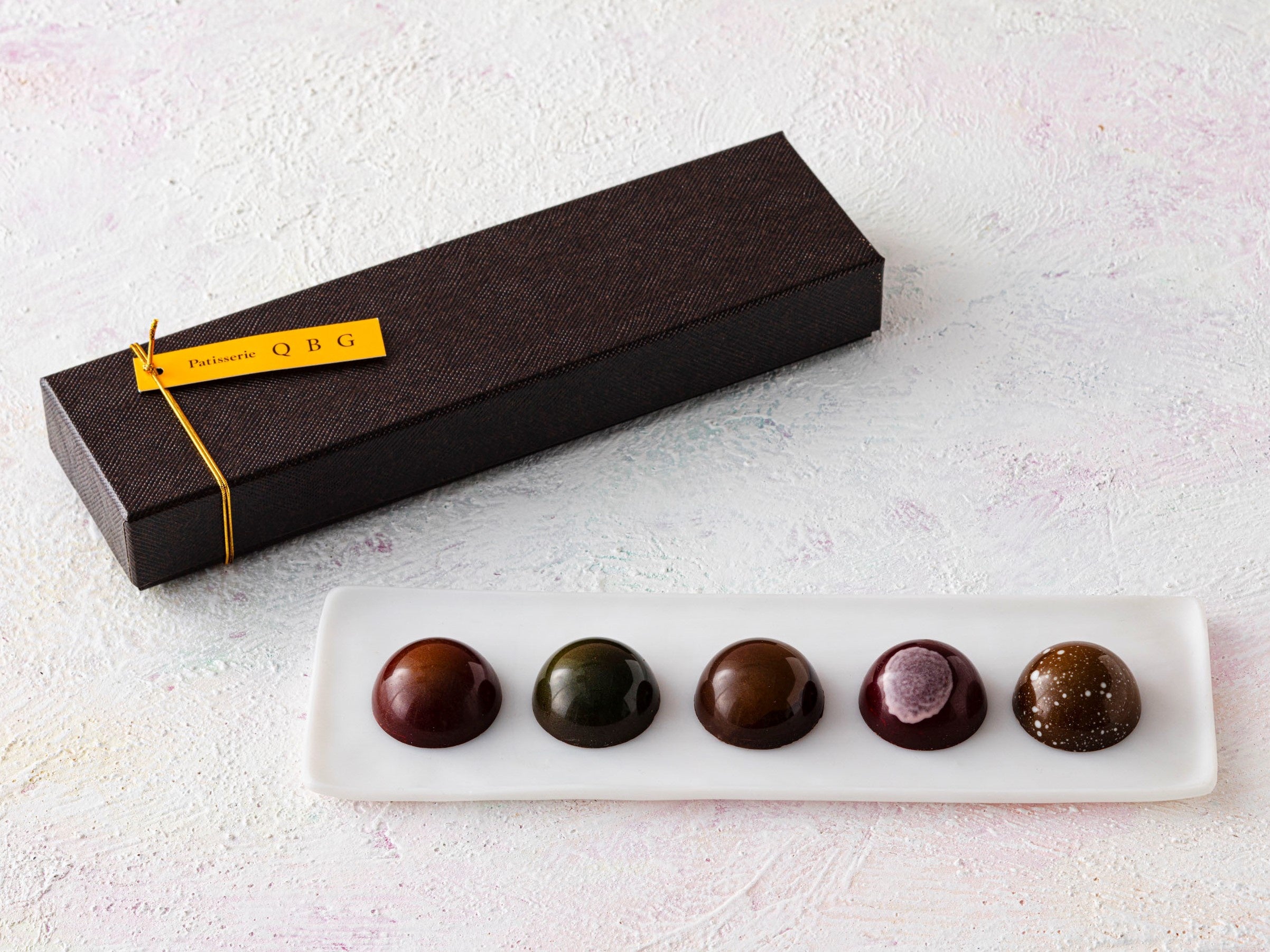 ショコラクインビー&nbsp; 5個入 2,380円／パティスリーQBG（エキュート品川）