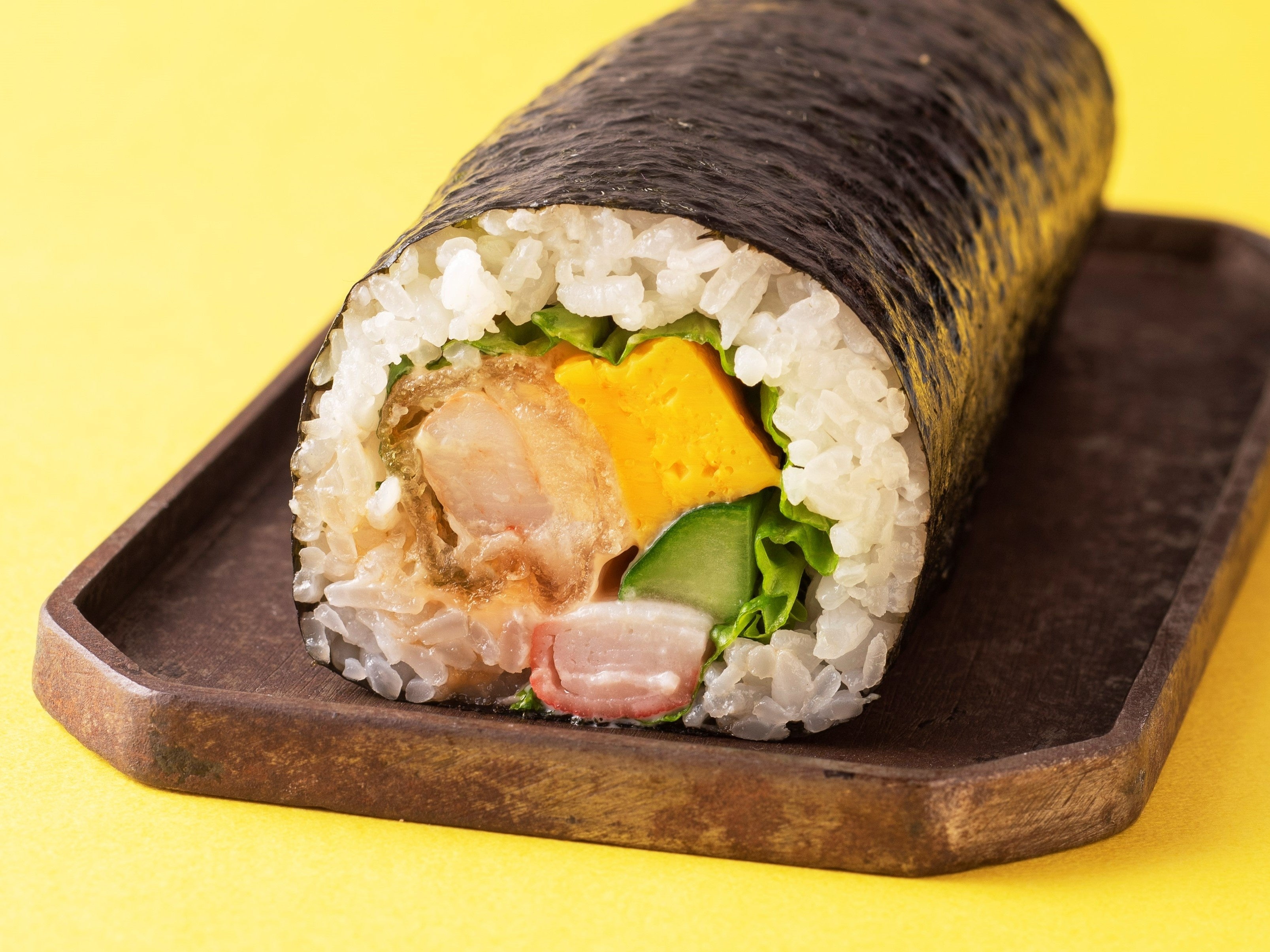 恵方巻（エビマヨ巻き）　648円／ハーフサイズ 380円  紅燈籠（立川）