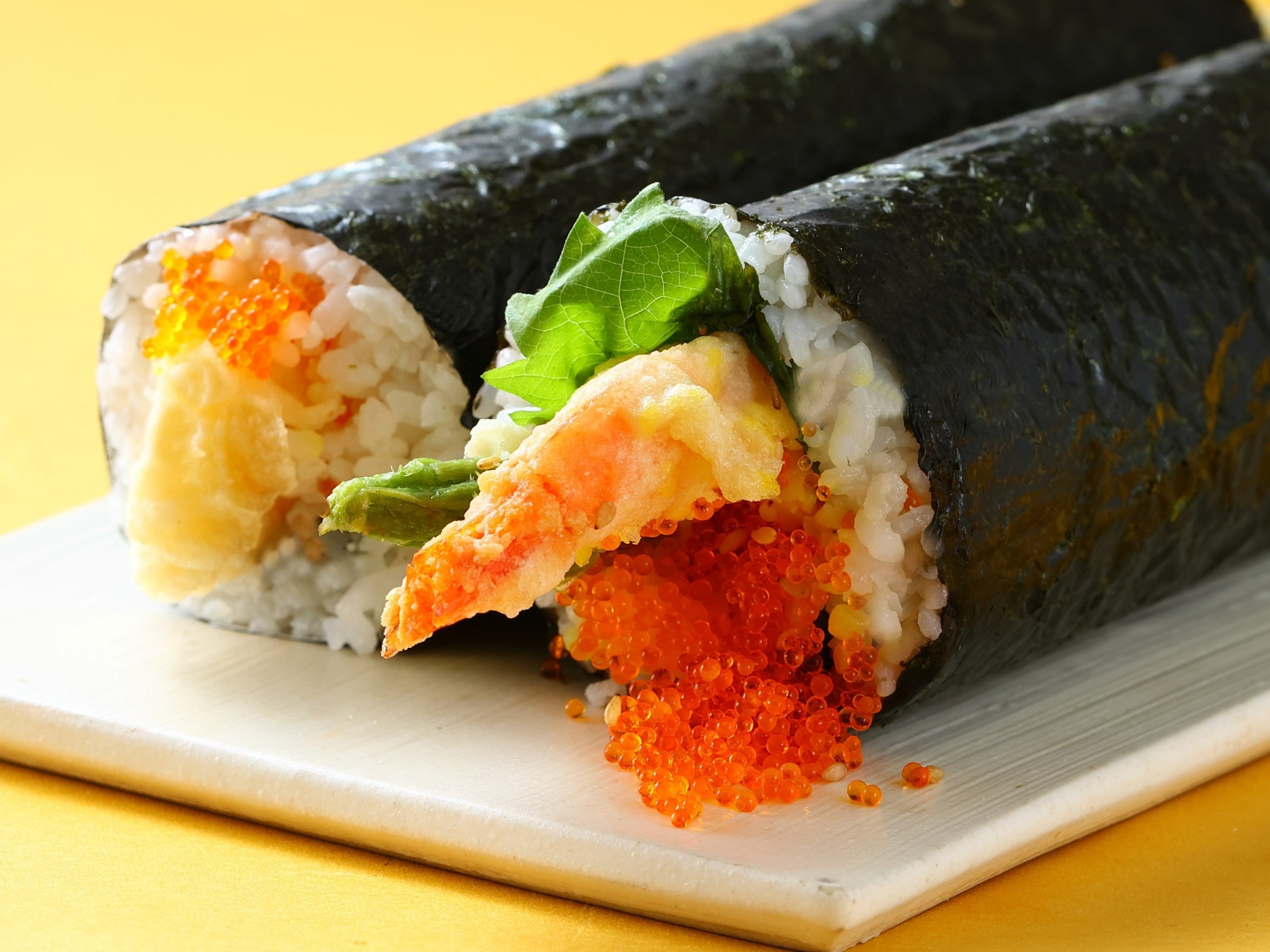 海老天恵方巻　864円／ハーフサイズ 486円  天㐂代（上野）