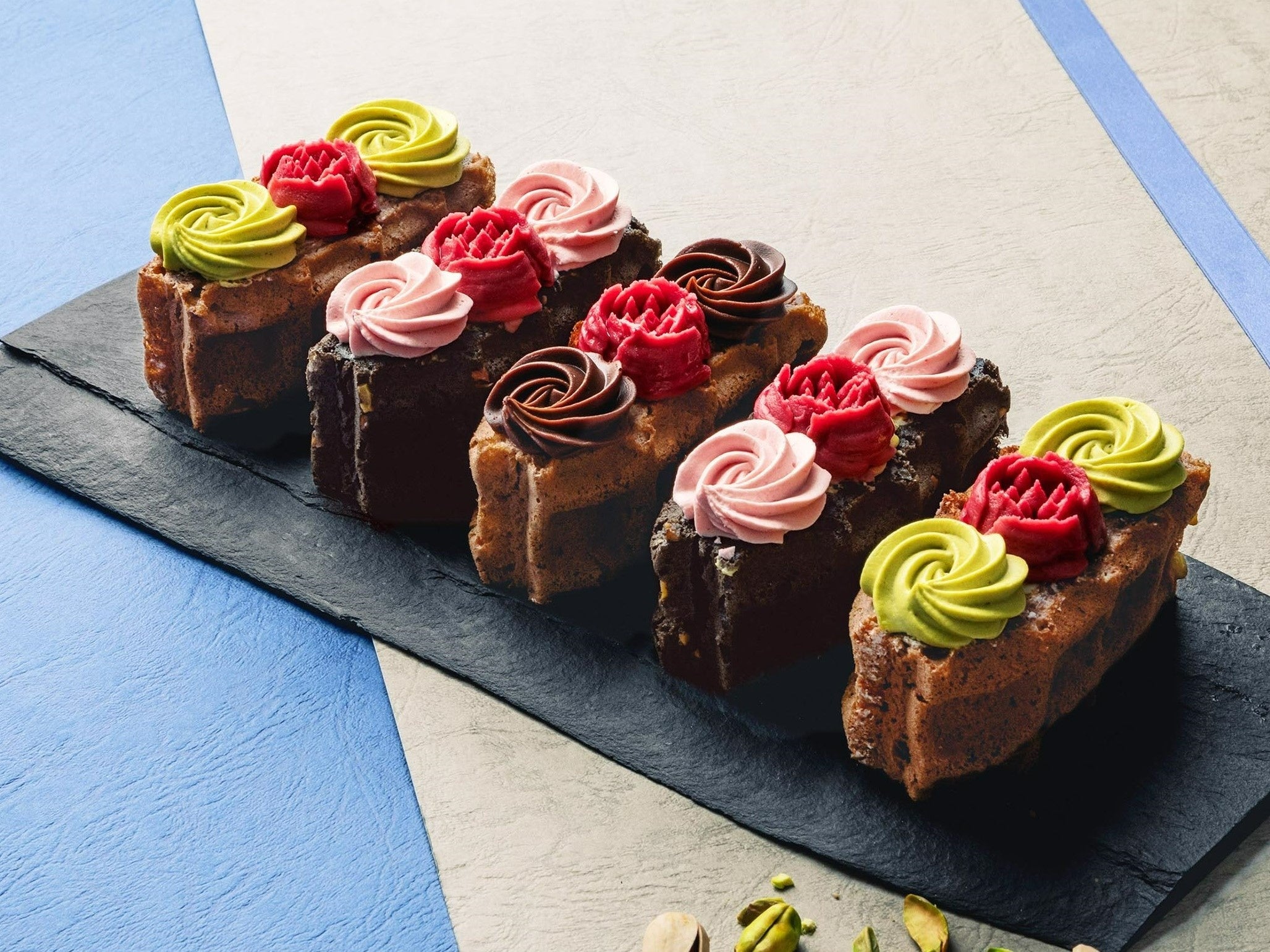 Ensemble pistache－アンサンブル・ピスターシュ－  １セット（5個入） 2,376円／R.L waffle cake（グランスタ東京／B1 丸の内坂エリア）