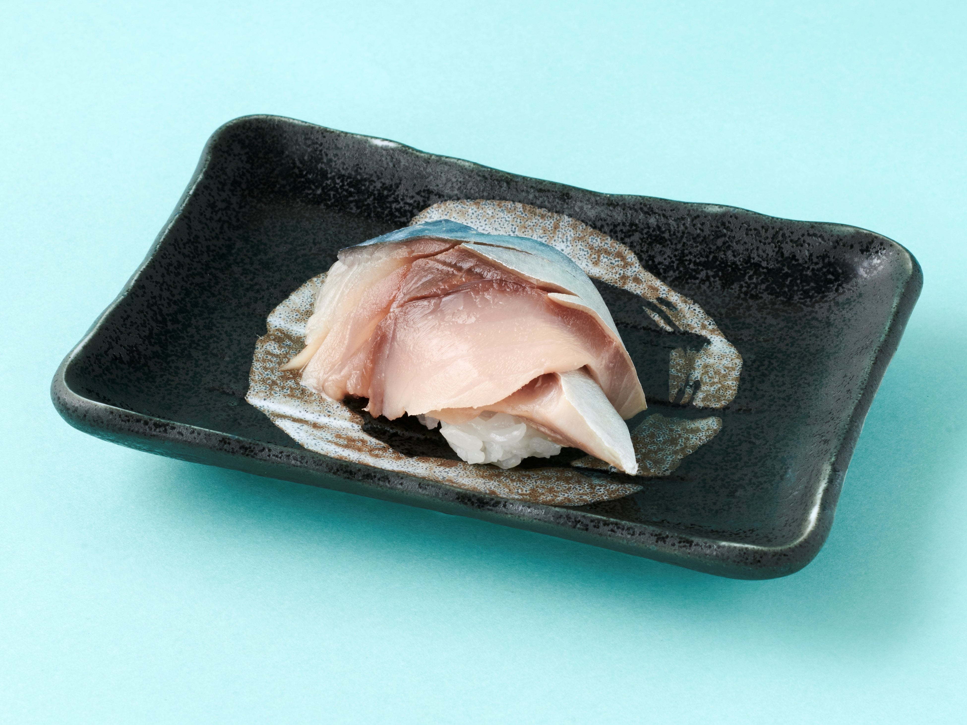 【A】2階建てへべす〆しめさば  1貫 190円（イートイン）／立食い寿司　根室花まる