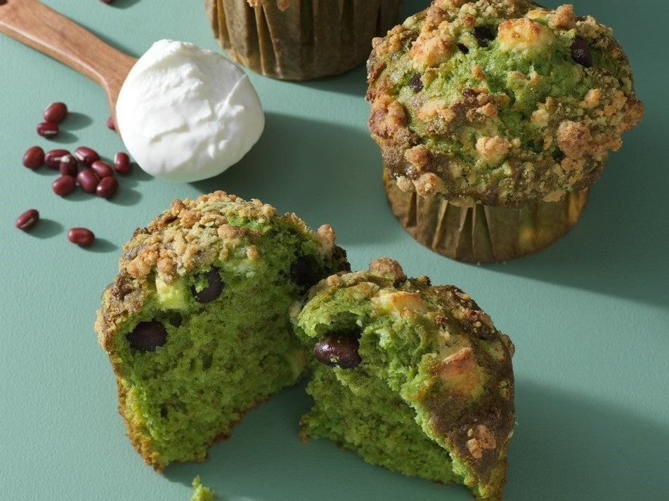 ナウオンチーズマフィン・狭山茶＆あずき  1個　351円（テイクアウト）／ナウオンチーズ♪ （エキュート大宮）