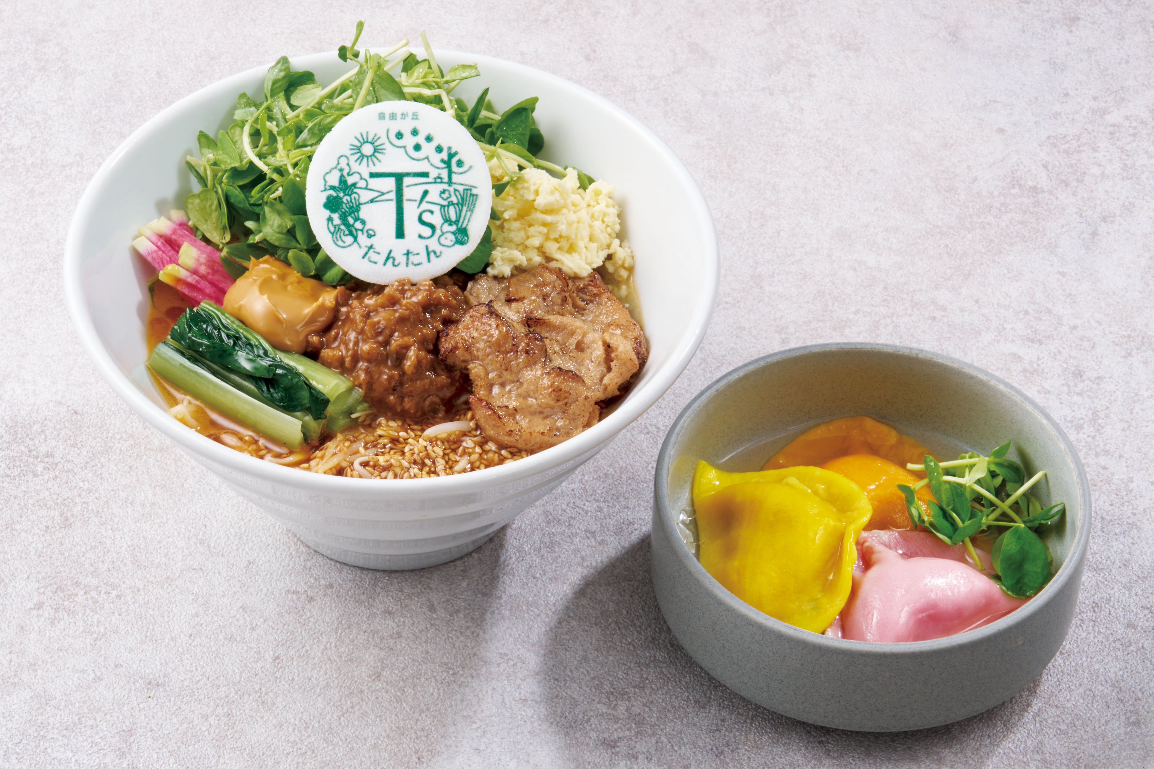 中身にも容器にもこだわった「思わず集めたくなる」オリジナル