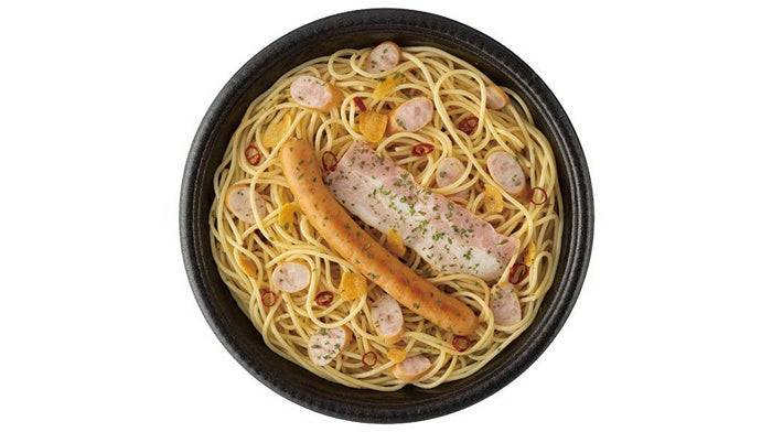 粗挽きソーセージの 大盛ペペロンチーノ