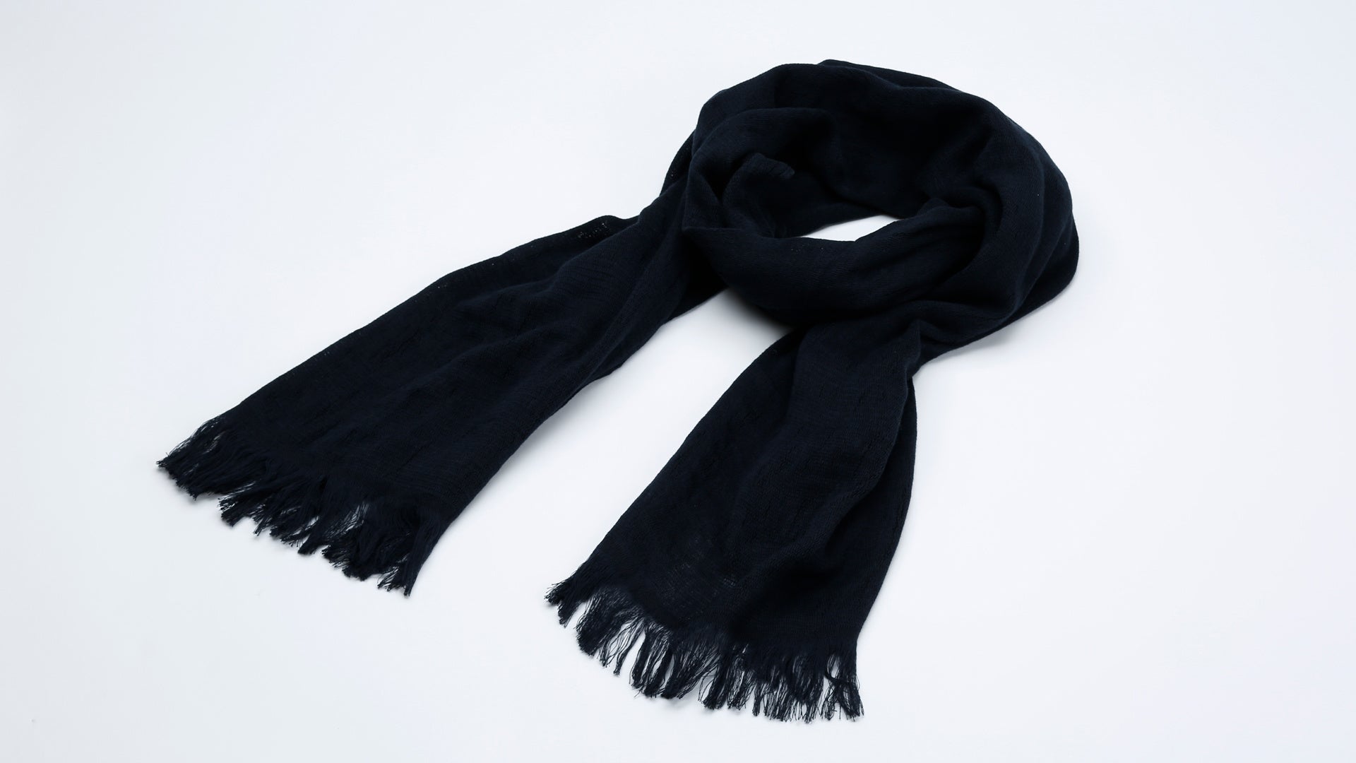 ロング　［仕様］サイズ：180cm×70cm、重量：135g、素材：コットン70% キュプラ30%　［価格］3,900円（税込）