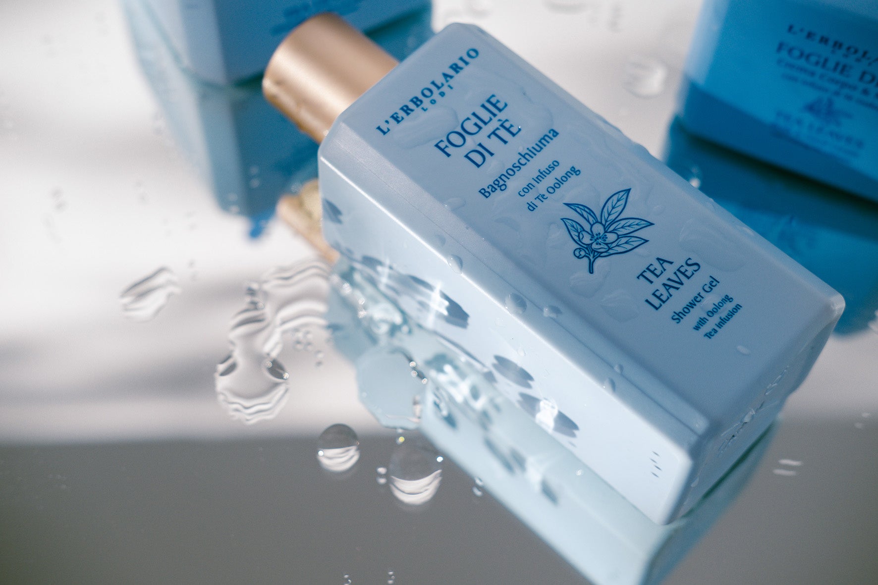 柔らかな泡と華やかなウーロン茶の香りに包まれる「フォリエ ディ テ シャワージェル」