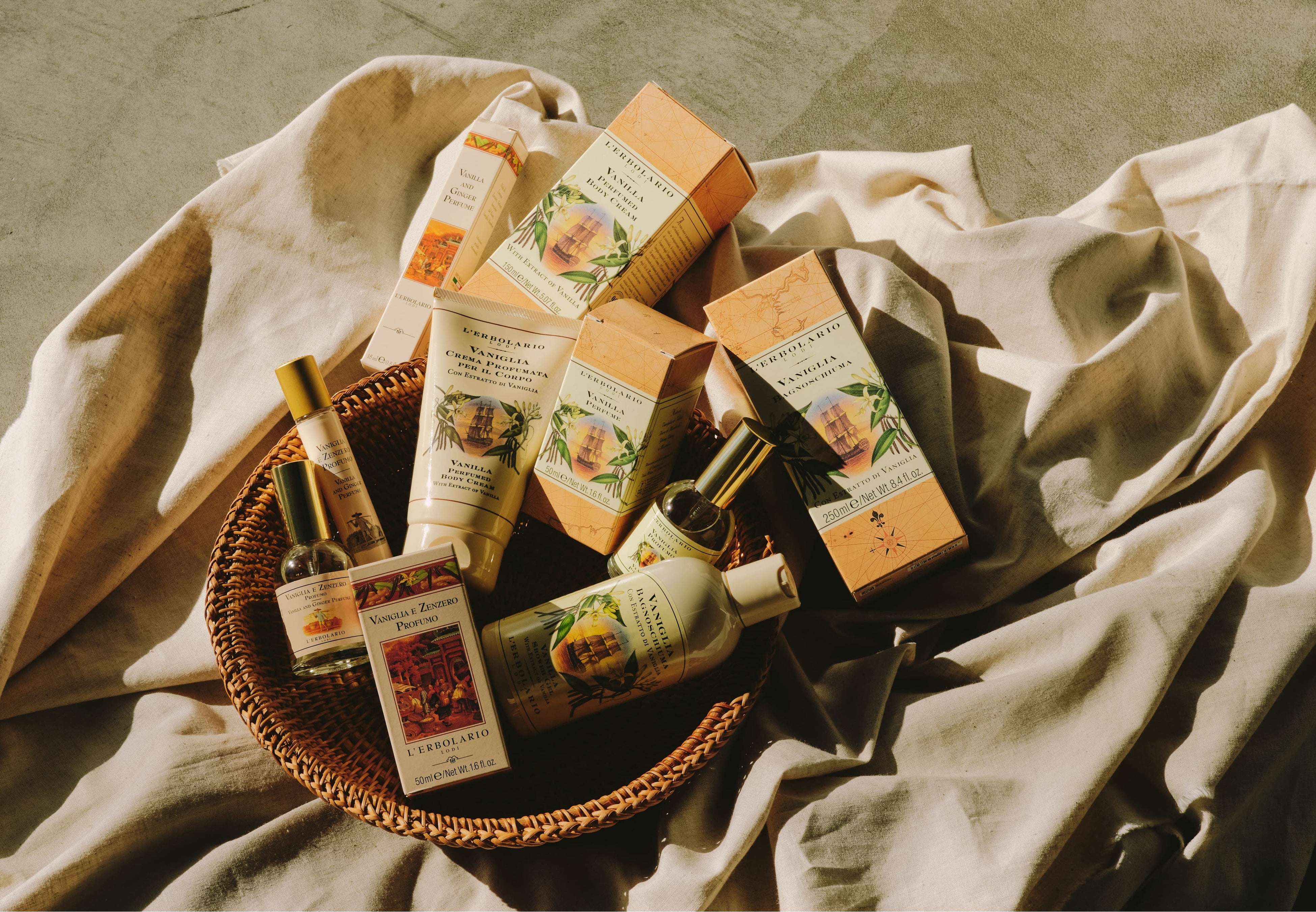 新発売】バニラの甘くやわらかな香りとうるおいをお肌に捧げる