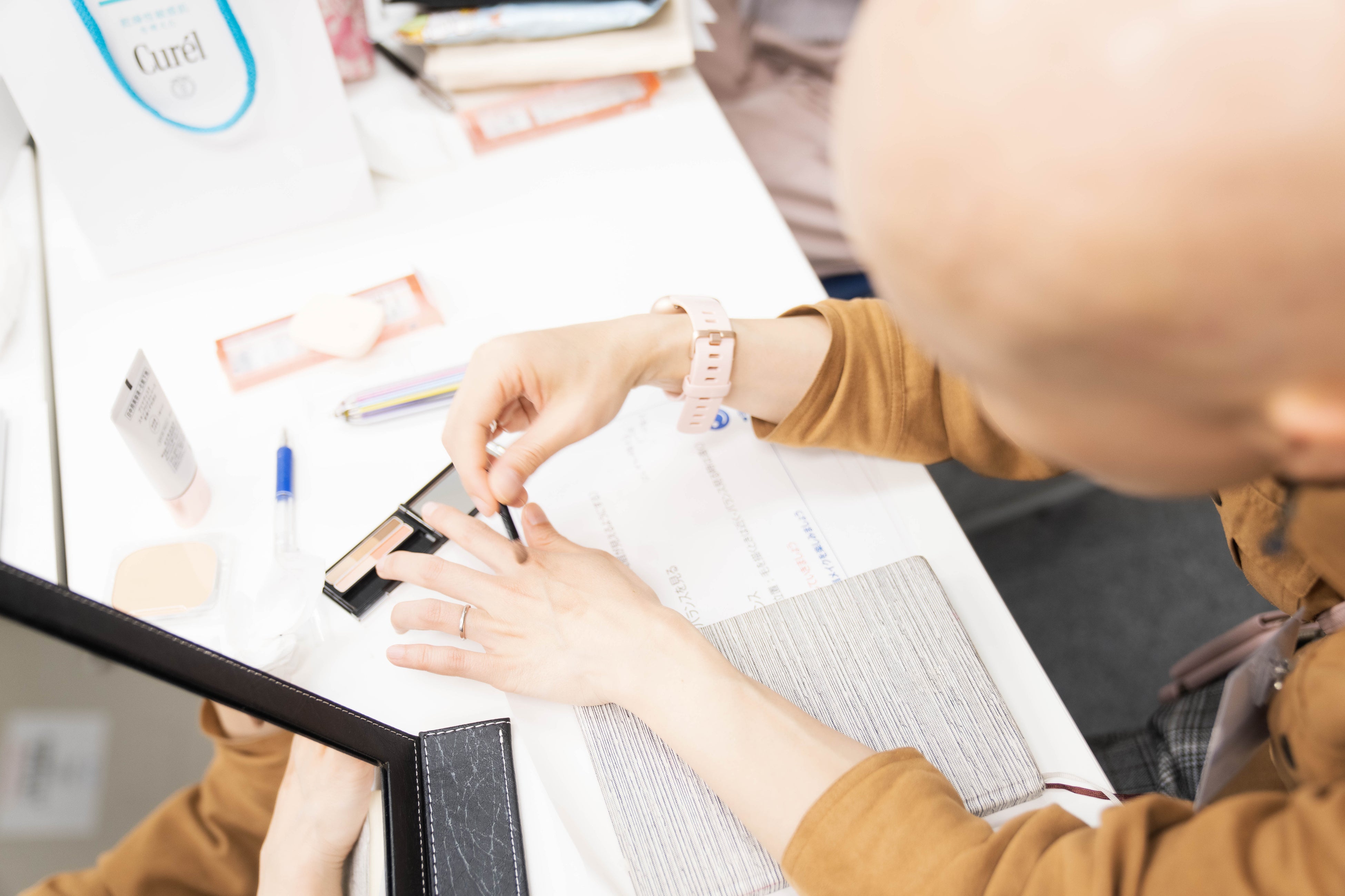 肌の乾燥などの変化によってもメイク品も選べるようになりました。