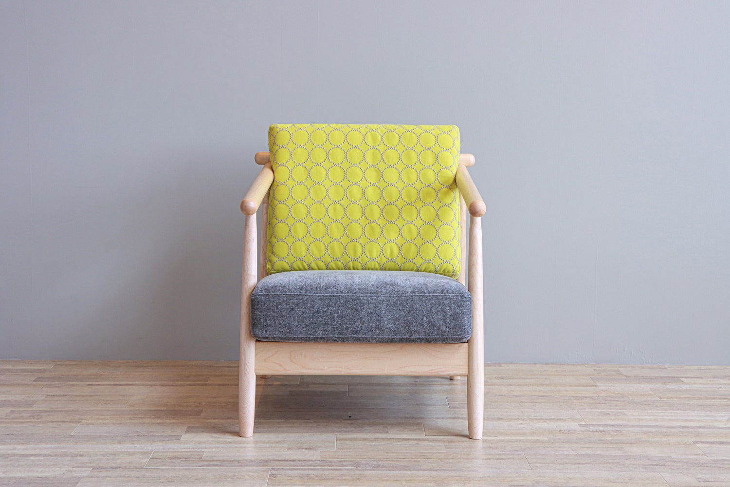 背：”タンバリン”イエロー×座：F546