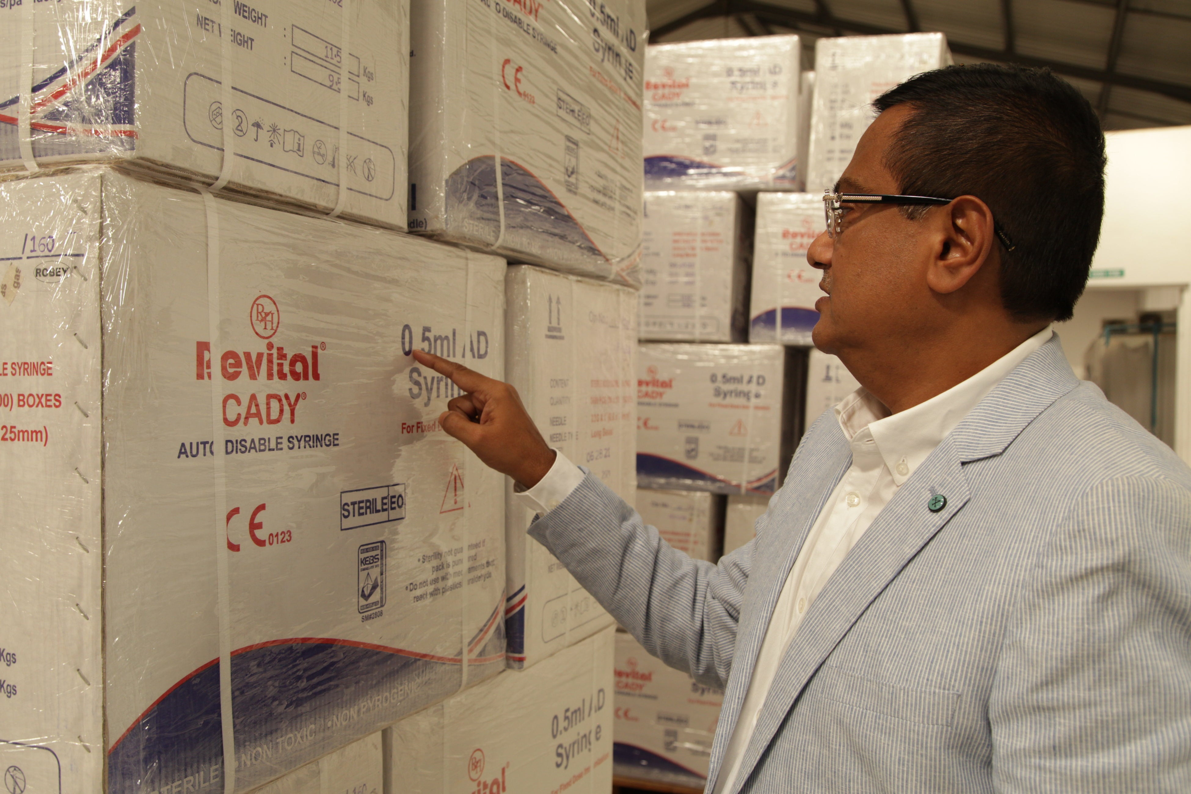 注射器出荷の様子2