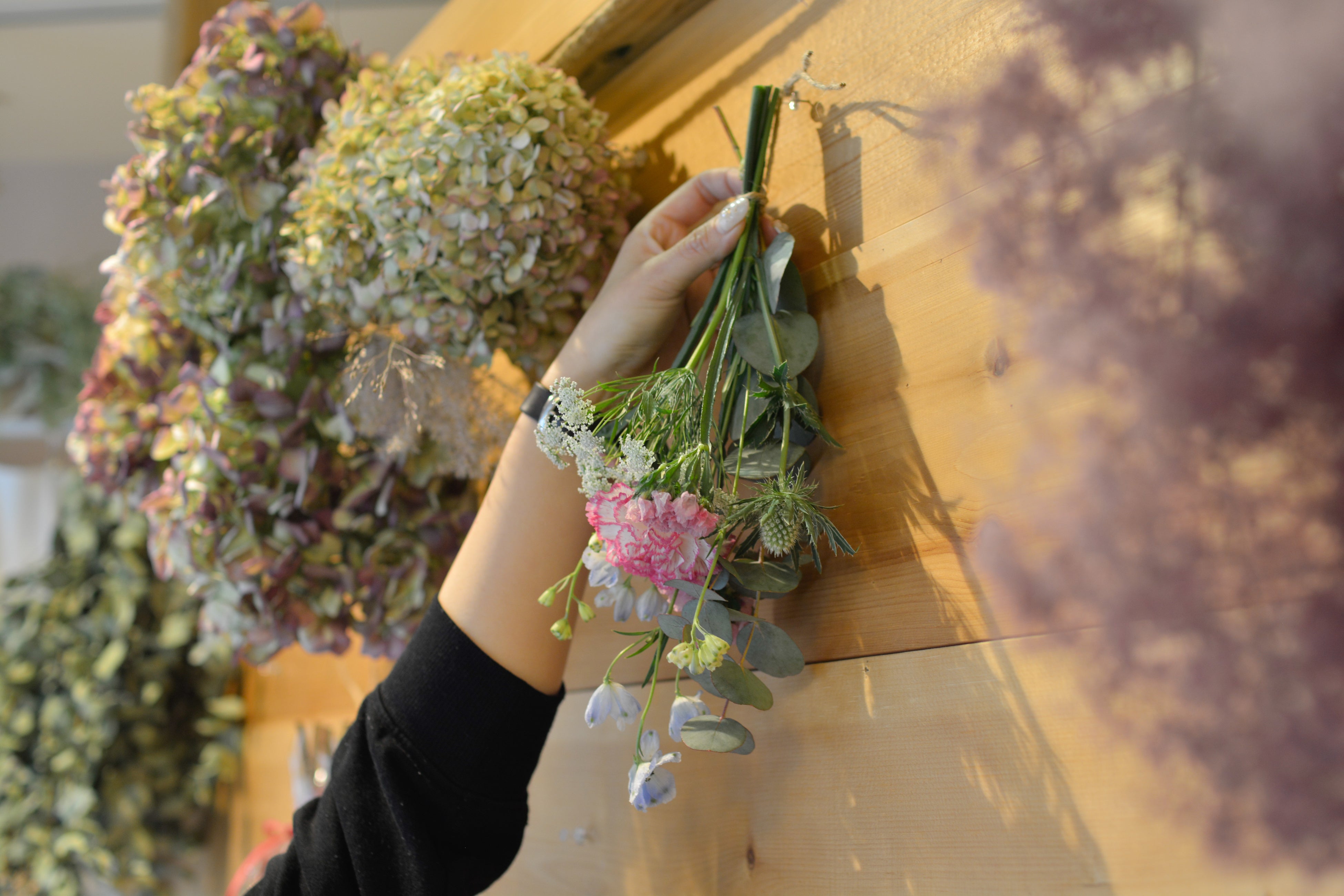 1度で2度楽しめる！生花を楽しんだ後はドライフラワーにしてオリジナルグラスライトに！