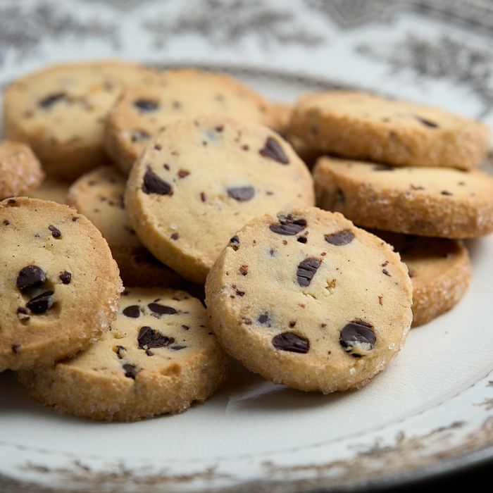 4/22 即購入可♡期日内発送♡様無添加焼き菓子セットとバニラクッキー やおきん ダニサ バタークッキー 454g 缶入り 5種 アソート 海外