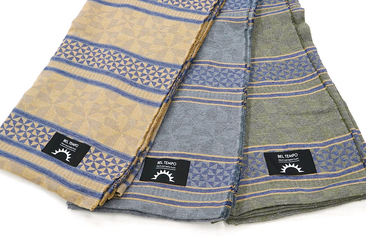 ベージュ、グレー、カーキの３色展開