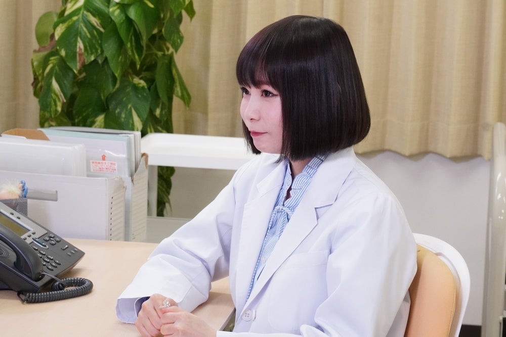 女優・中川翔子が“しょこたん先生”としてワタナベNオンライン