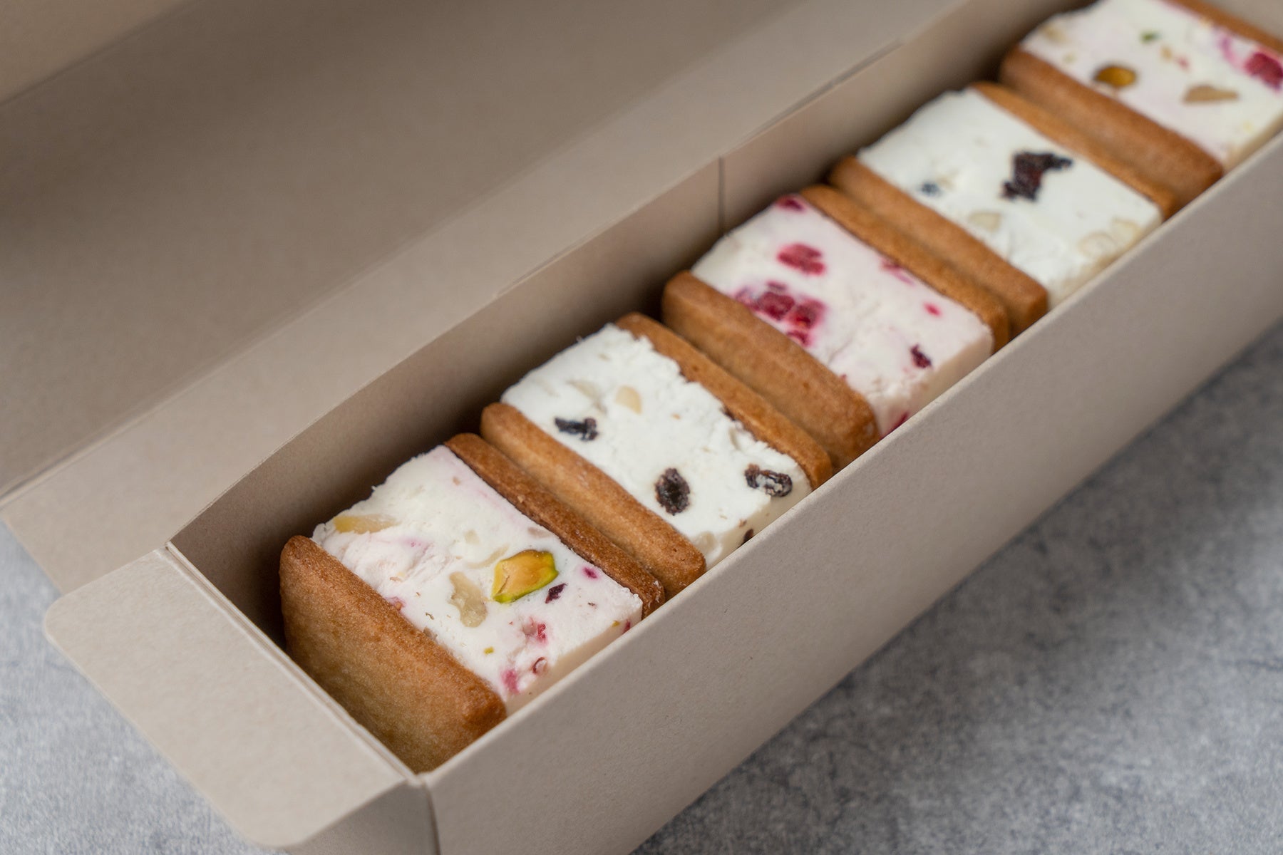 ※実際の商品は各サンド個包装されています。