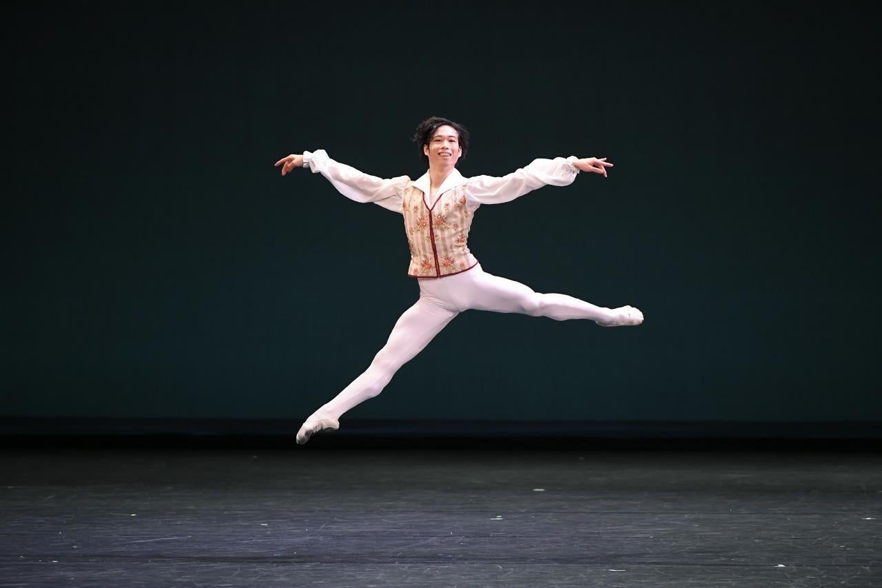 横浜バレエフェスティバル2023より 二山治雄　撮影：フォトクリエイト白井力丸