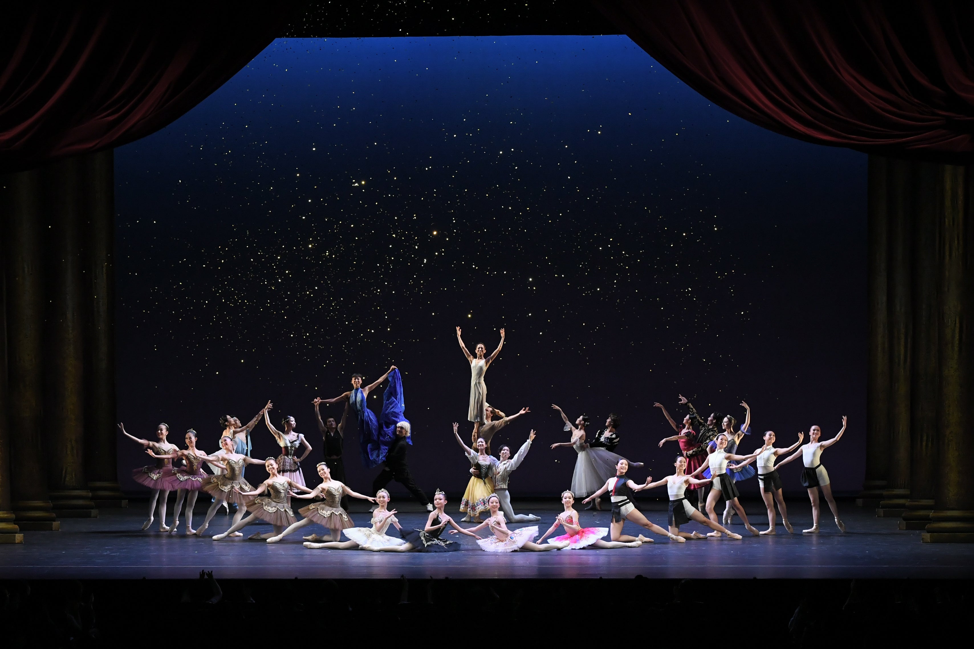 横浜バレエフェスティバル2024 より フィナーレ