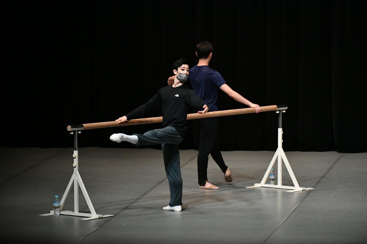 クラスレッスン風景（2022年京都バレエ プティ・コンセールより）