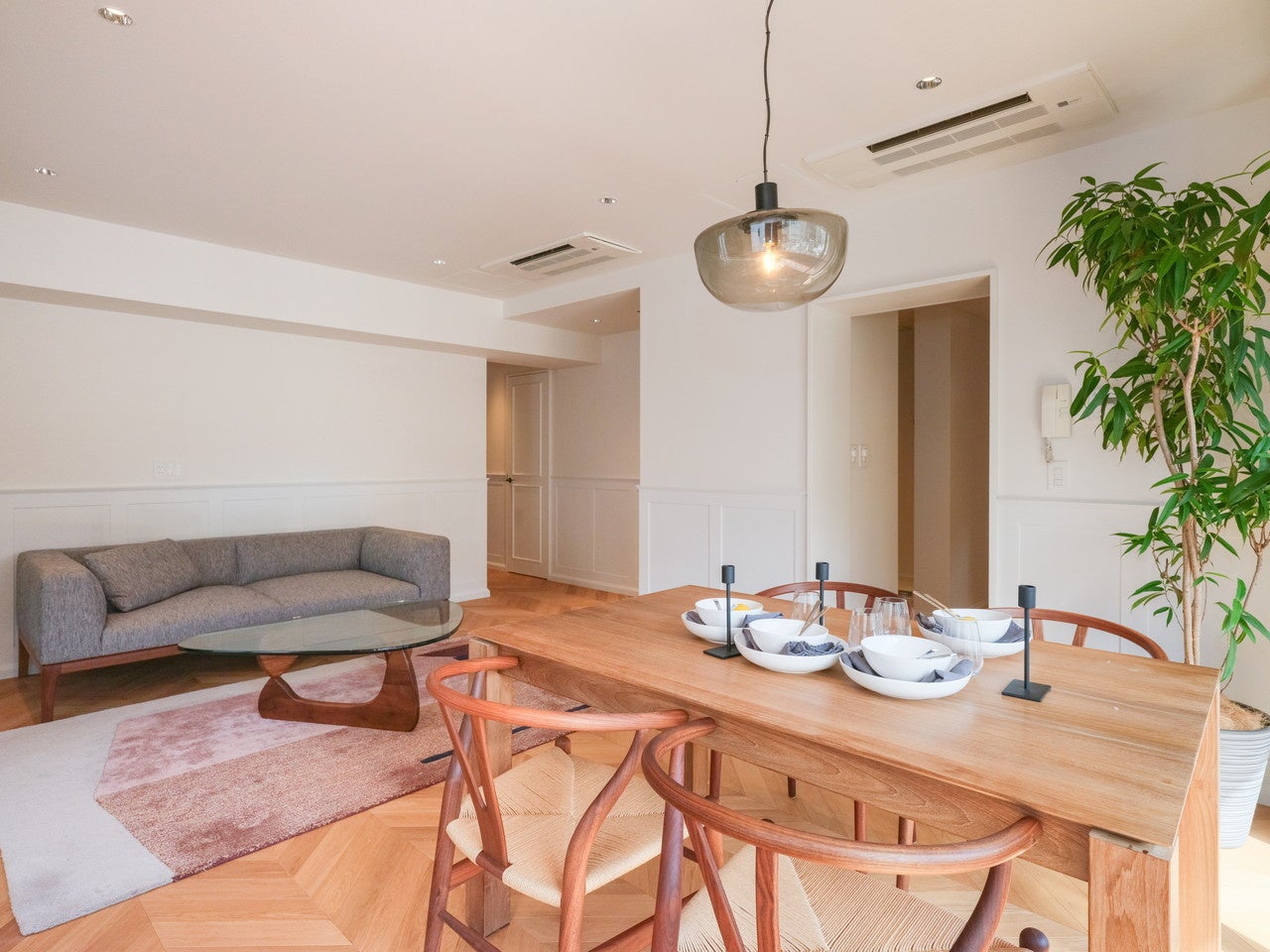 グローバルベイスとユナイテッドアローズ社のコラボレーションリノベーション RE : Apartment UNITED ARROWS LTD ...
