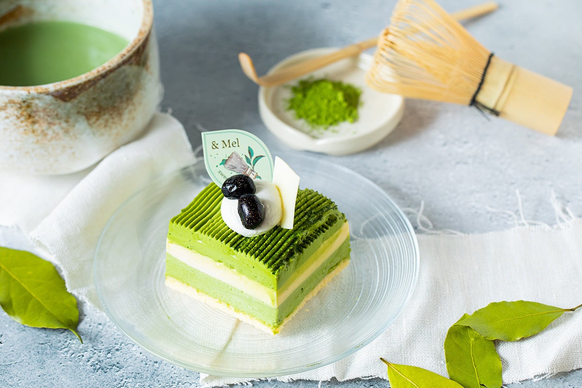 MATCHA WHITE MOUSSE CAKE