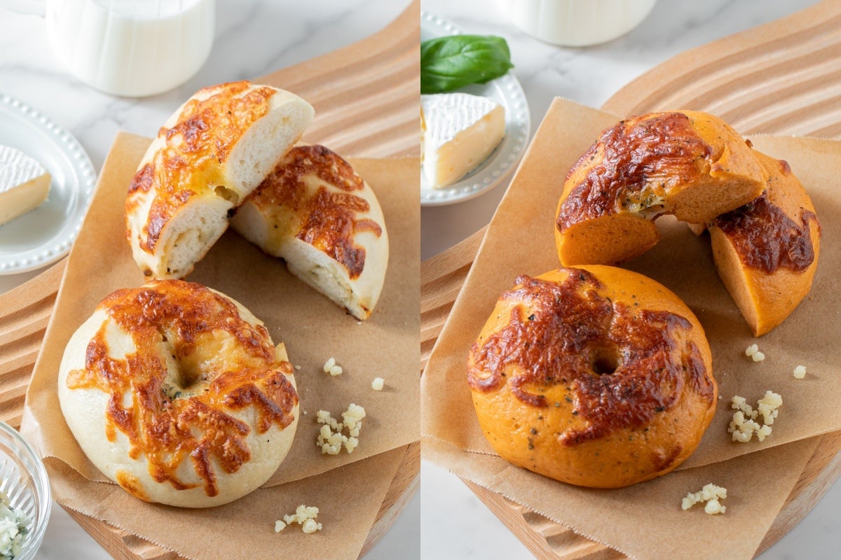 （左）クアトロフォルマッジ、（右）トマト＆バジルチーズ