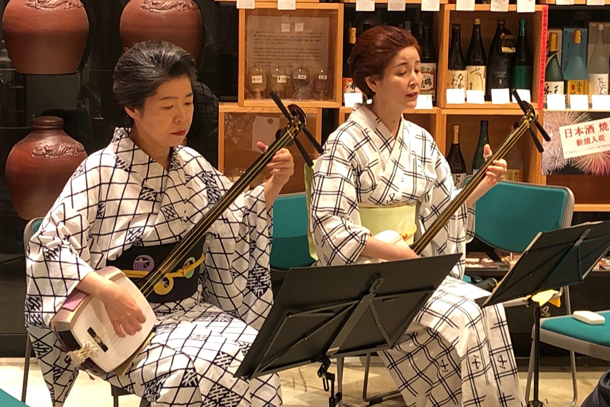 小唄幸三希さんと千柴巳恵佳さん