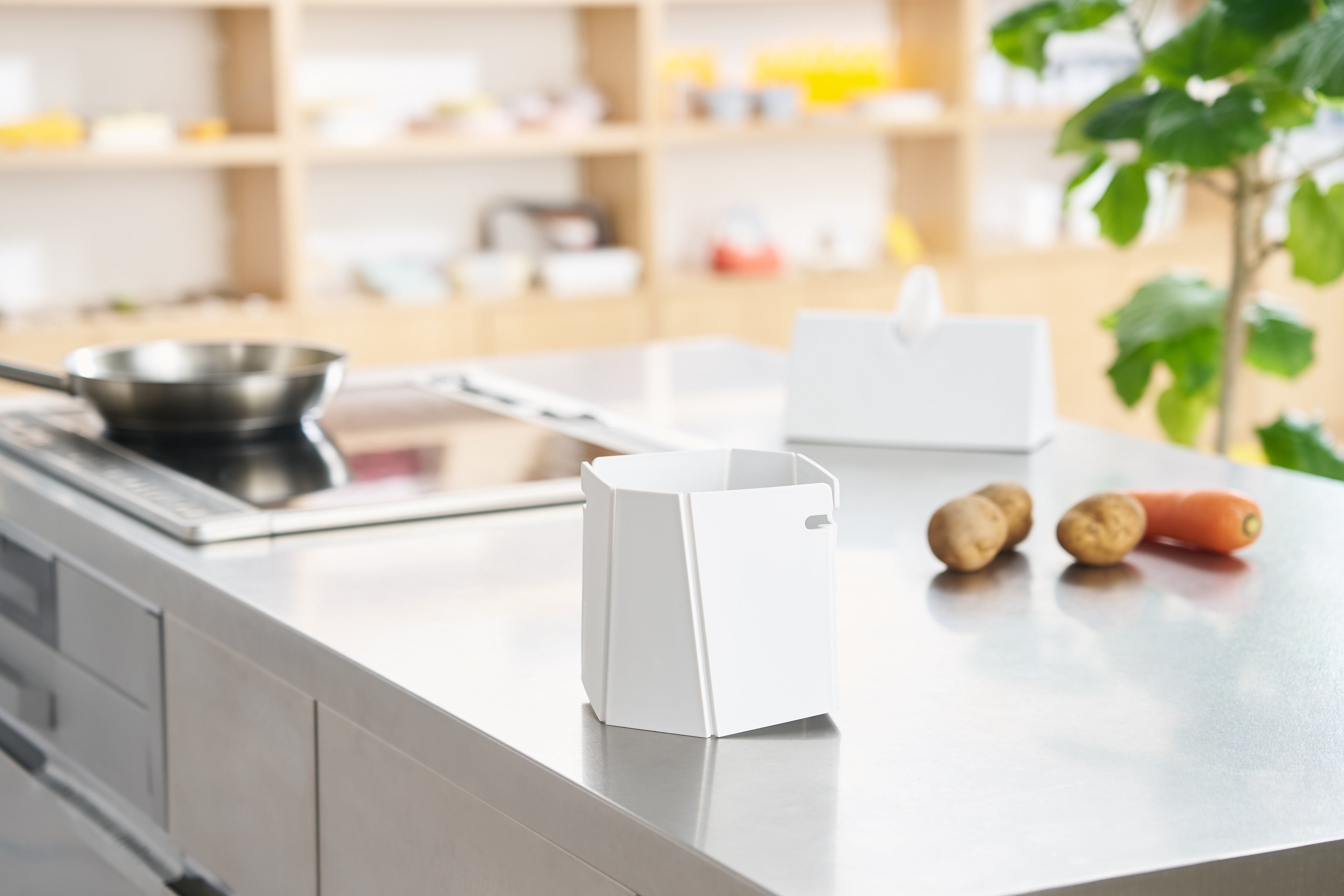 別売のアイラップケースと組み合わせればキッチンもスッキリ