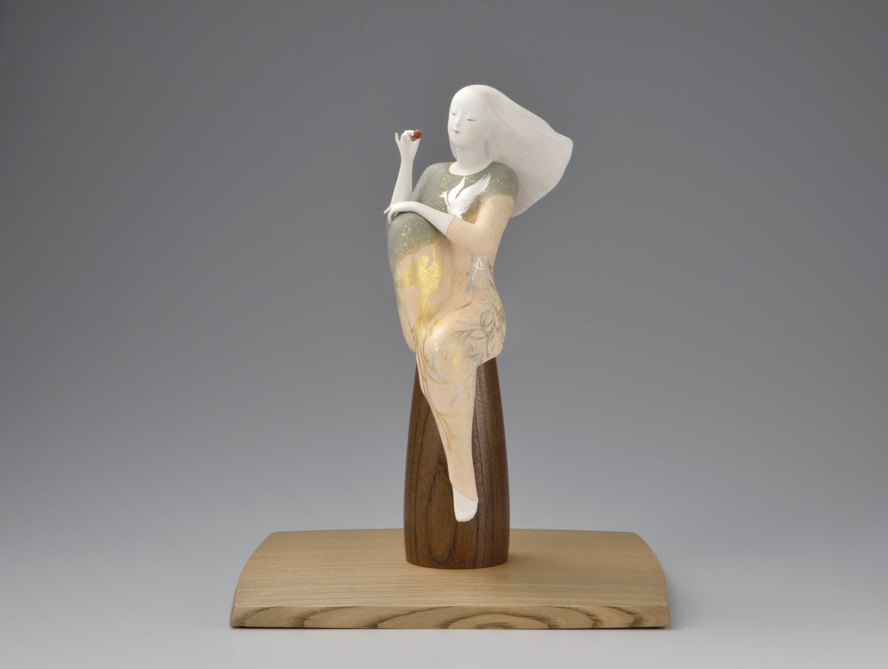 分野:人形ー木芯桐塑 作者名:井上 楊彩 作品名:命をつなぐ実デーツ