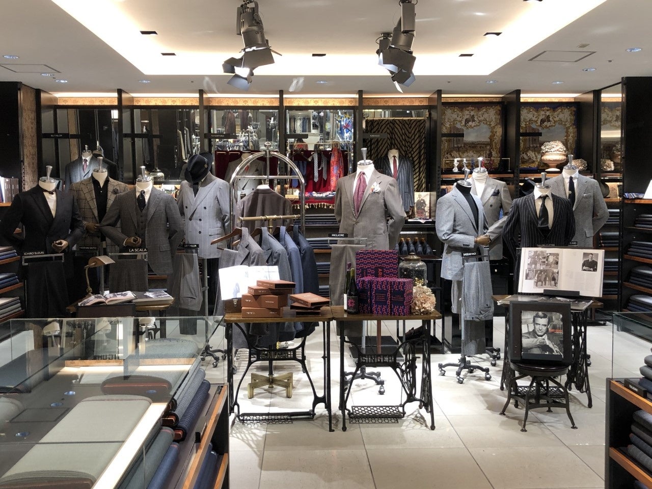 2月16日 水 伊勢丹新宿店 メンズ館5階 リフレッシュオープン 株式会社 三越伊勢丹ホールディングスのプレスリリース 2月16日 水 伊勢丹新宿店 メンズ館5階 リフレッシュオープン 株式会社 三越伊勢丹ホールディングスのプレスリリース