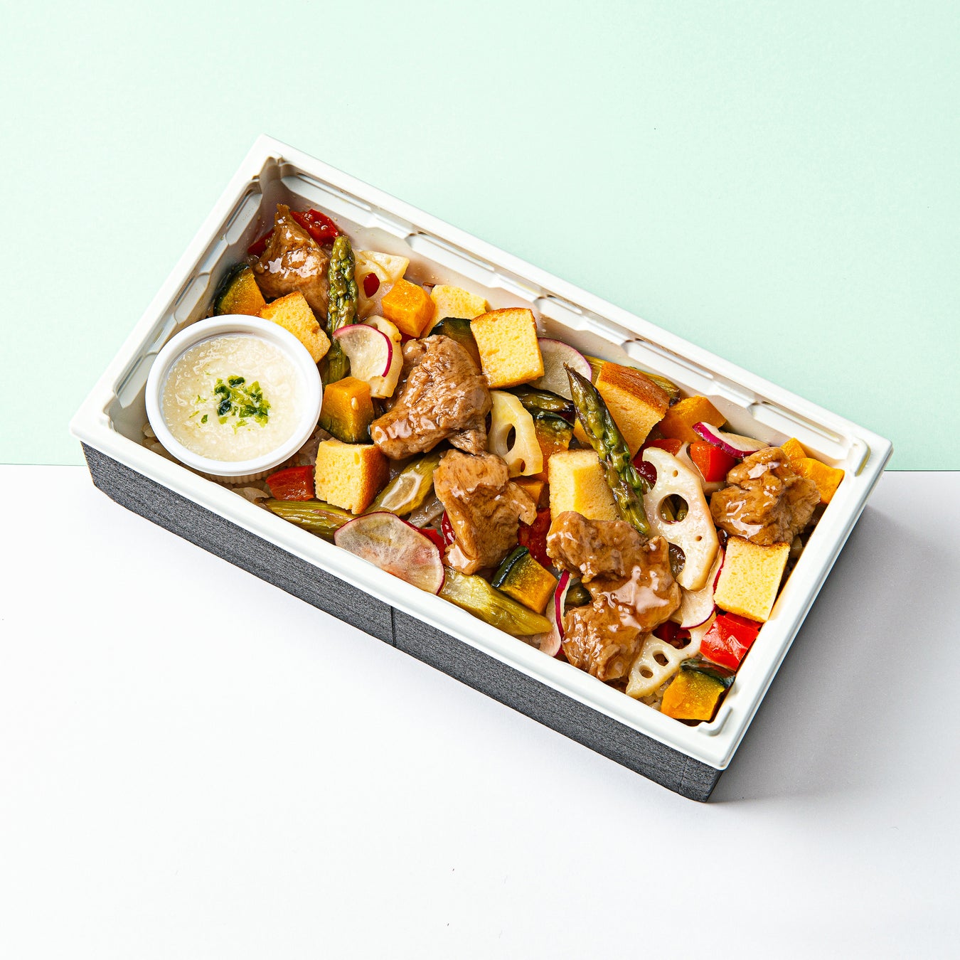 <すしべん>ネクストハラミの黒酢餡と彩り野菜のバラちらしすし弁  1,080円(1折)