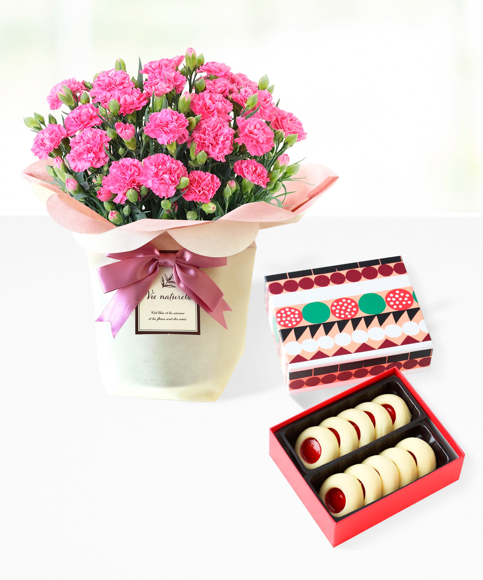 カーネーション＆＜Ｆｉｋａ＞ハッロングロットル（ストロベリー）5,500円（税込）※3月23日（水）販売開始予定