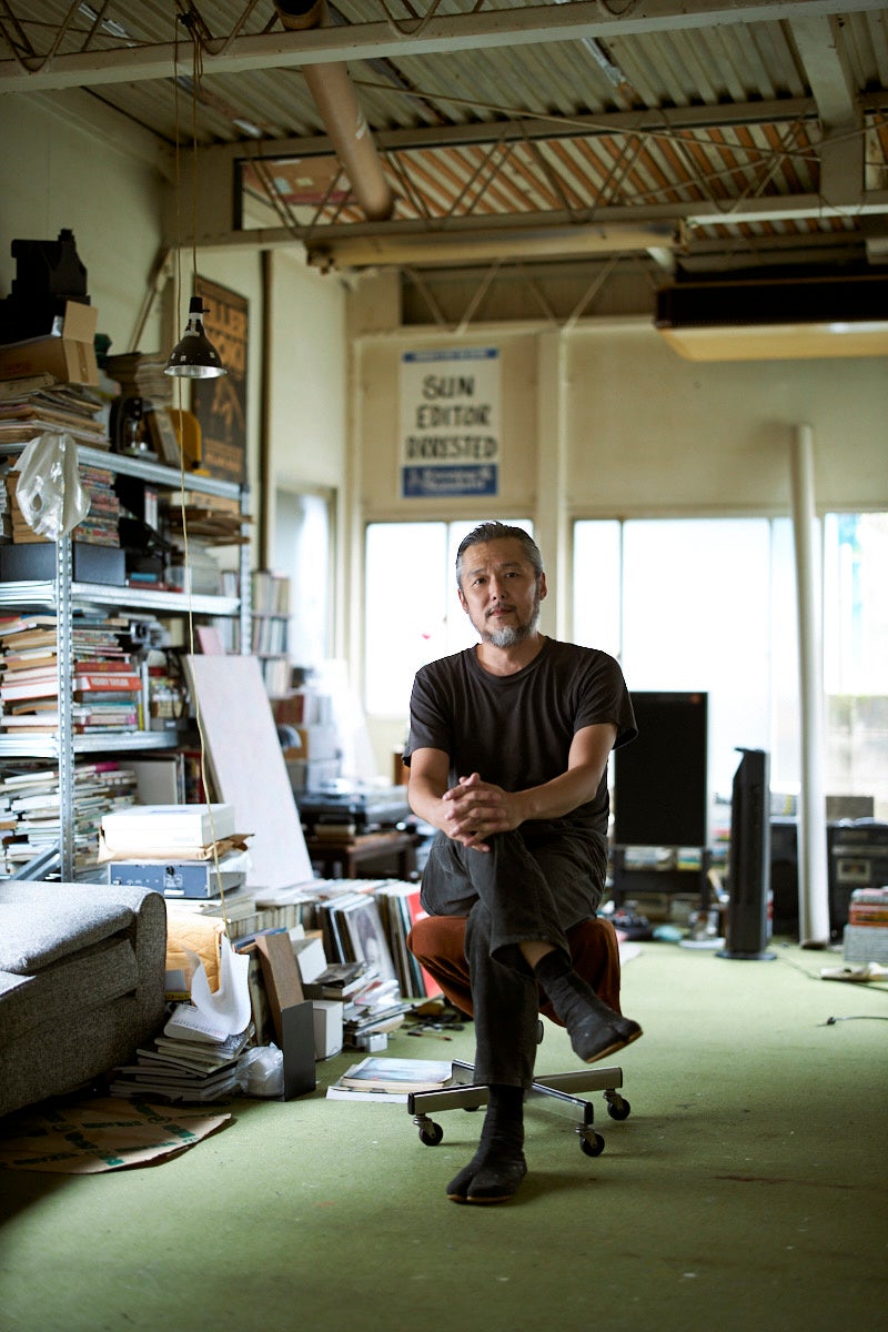 国内外22組のアーティストがコロナ禍で発した声を届けるエキシビション