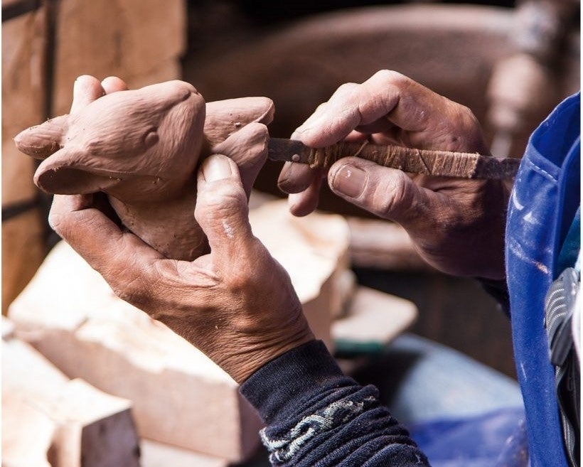 職人の手によってひとつひとつ作り出させる<ヤナカーン>